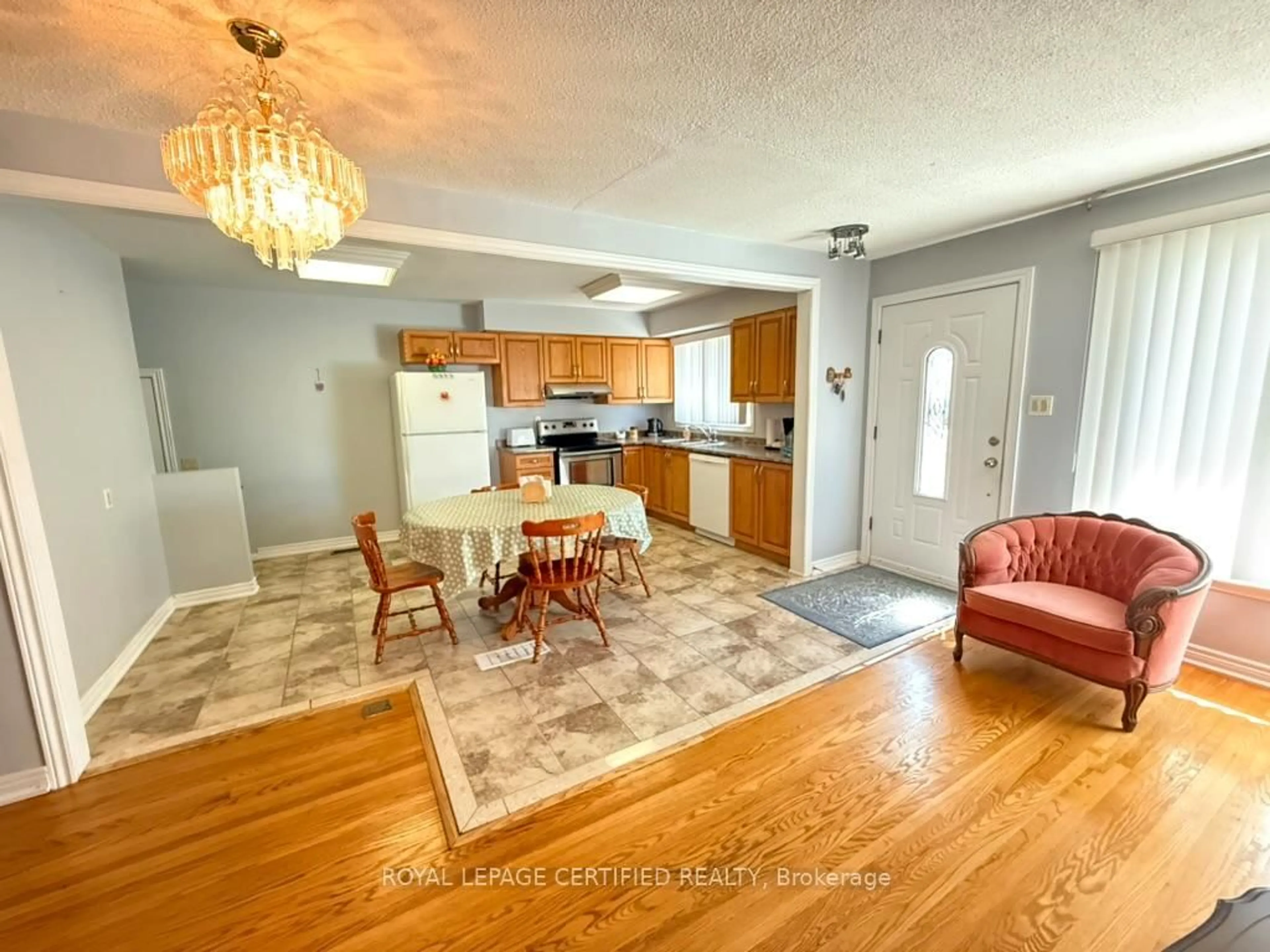 Open concept kitchen, unknown for 36 Watson Cres, Brampton Ontario L6W 1E7