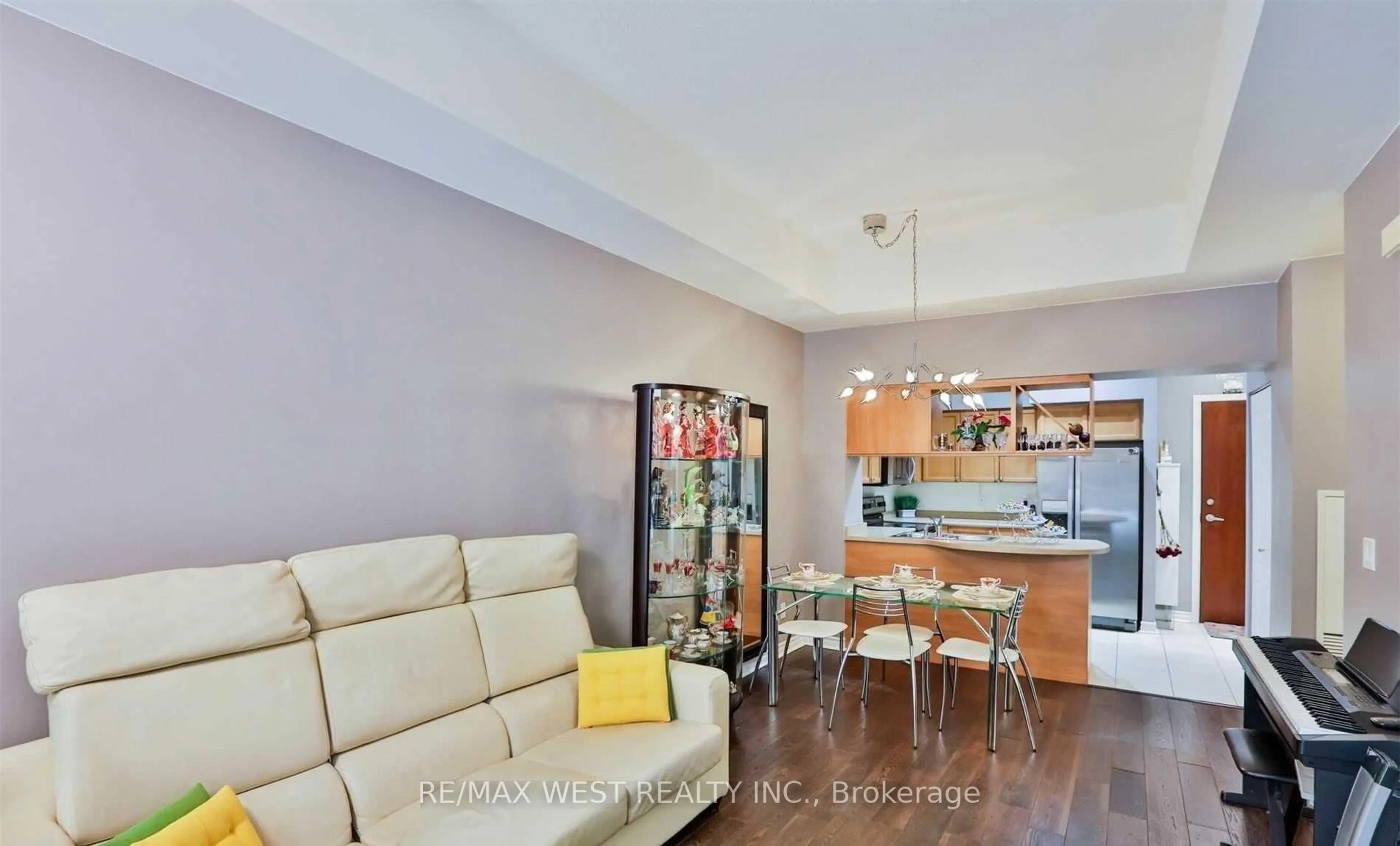 Open concept kitchen, wood/laminate floor for 330 Princess Royal Dr #GV-108, Mississauga Ontario L5B 4M8