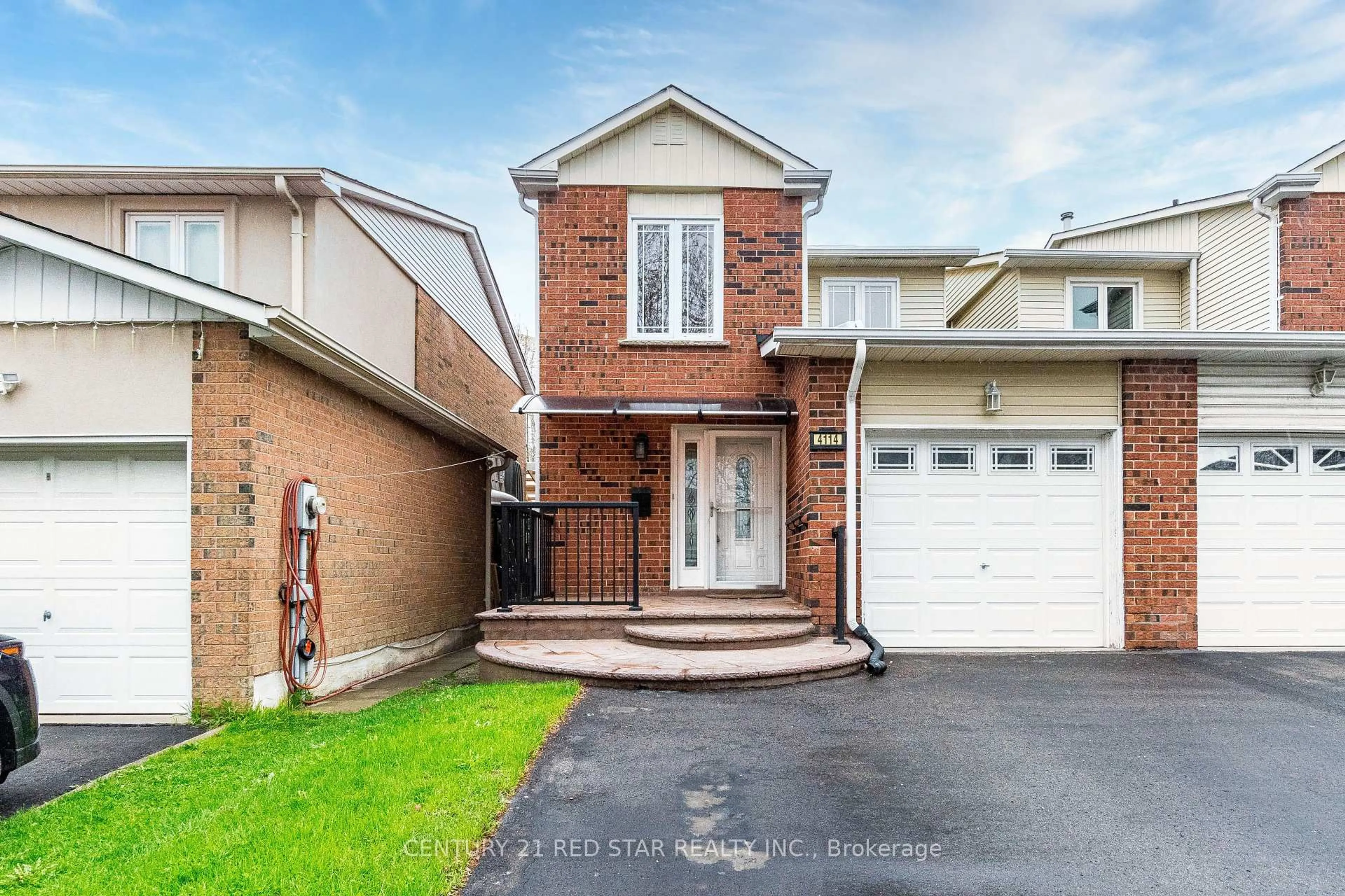 Home with brick exterior material, street for 4114 Bishopstoke Lane, Mississauga Ontario L4Z 1M5