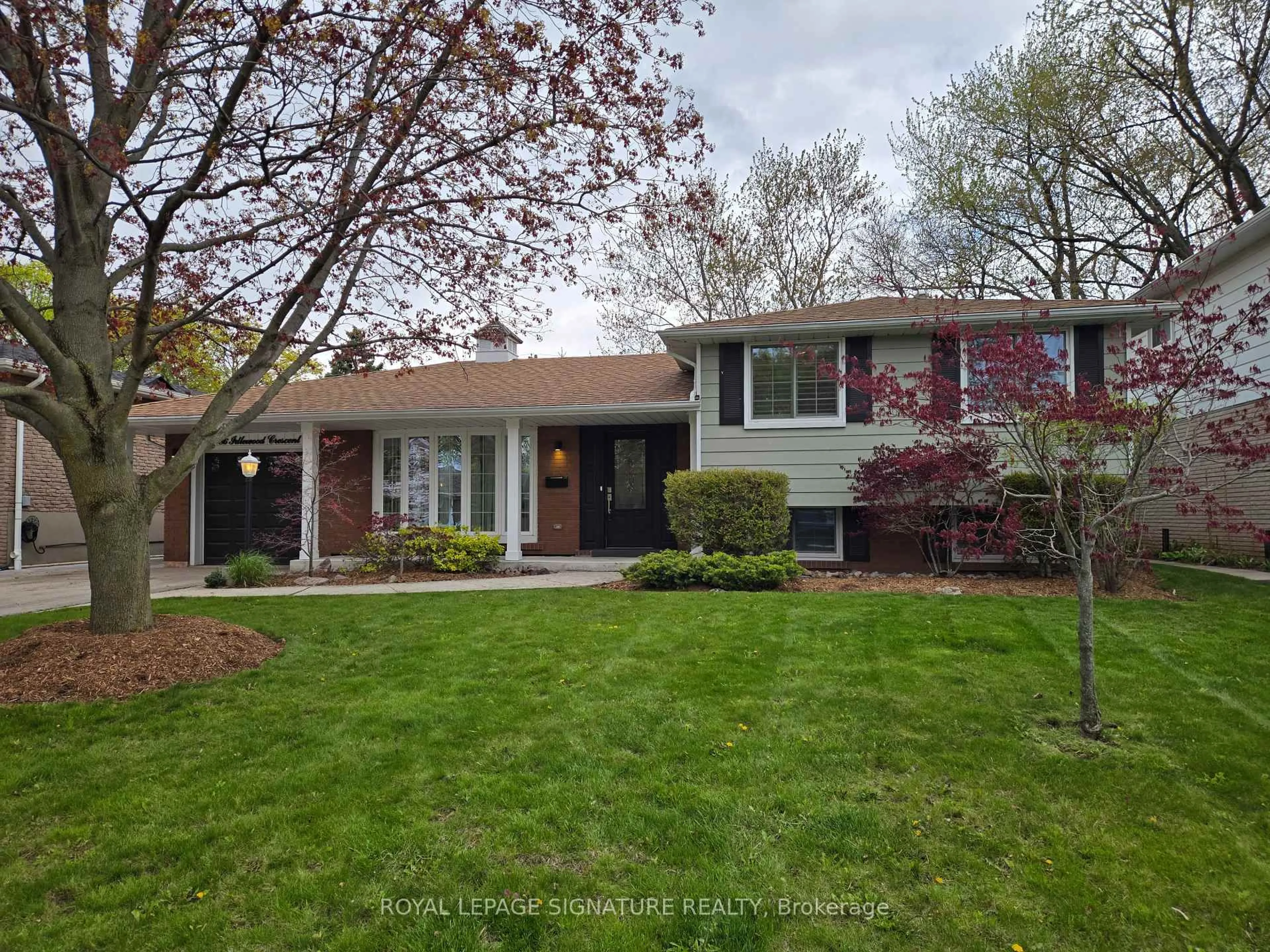 Home with vinyl exterior material, street for 5186 Idlewood Cres, Burlington Ontario L7L 3Y6