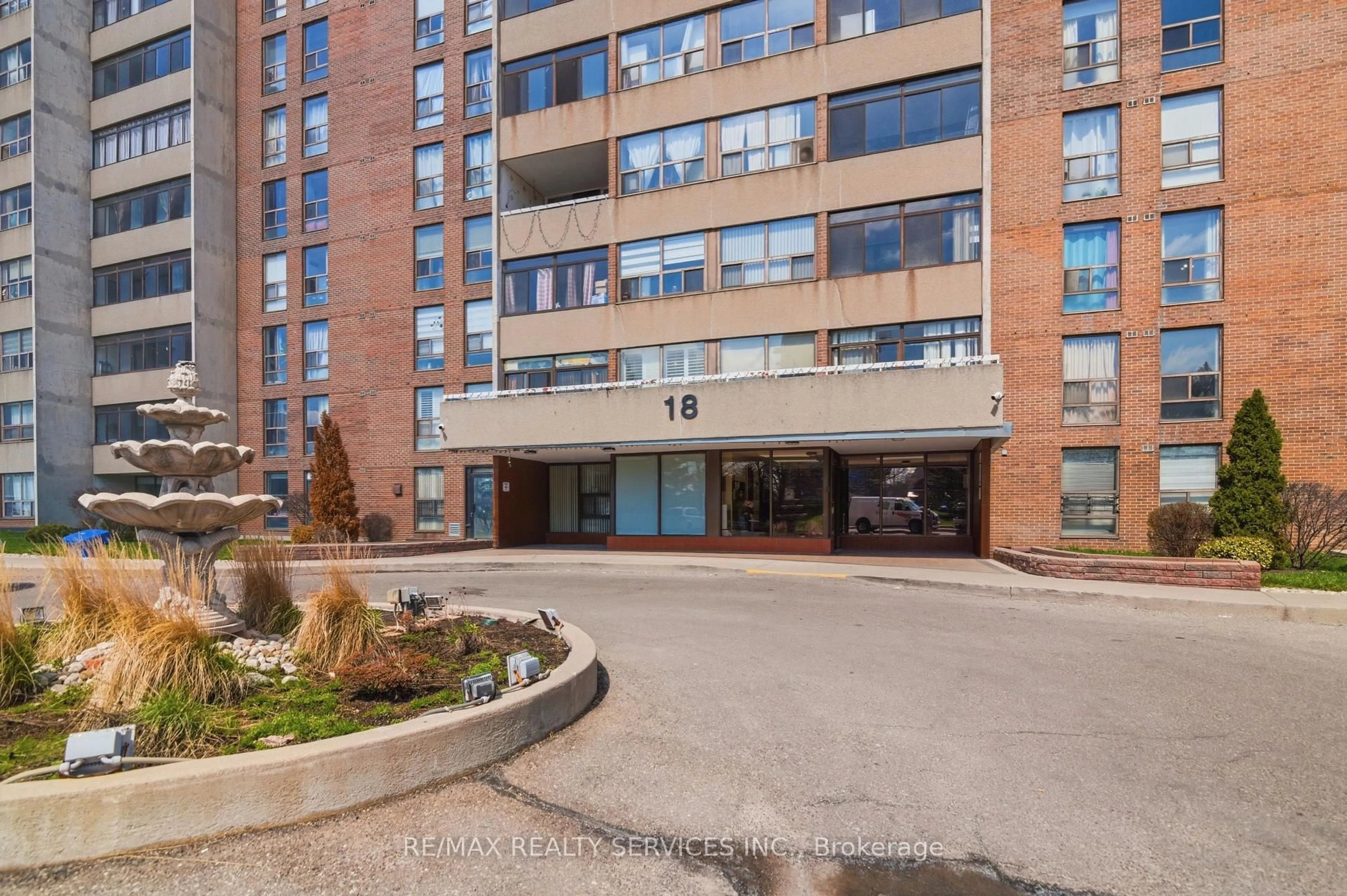 Unknown for 18 Knightsbridge Rd #304, Brampton Ontario L6T 3X5