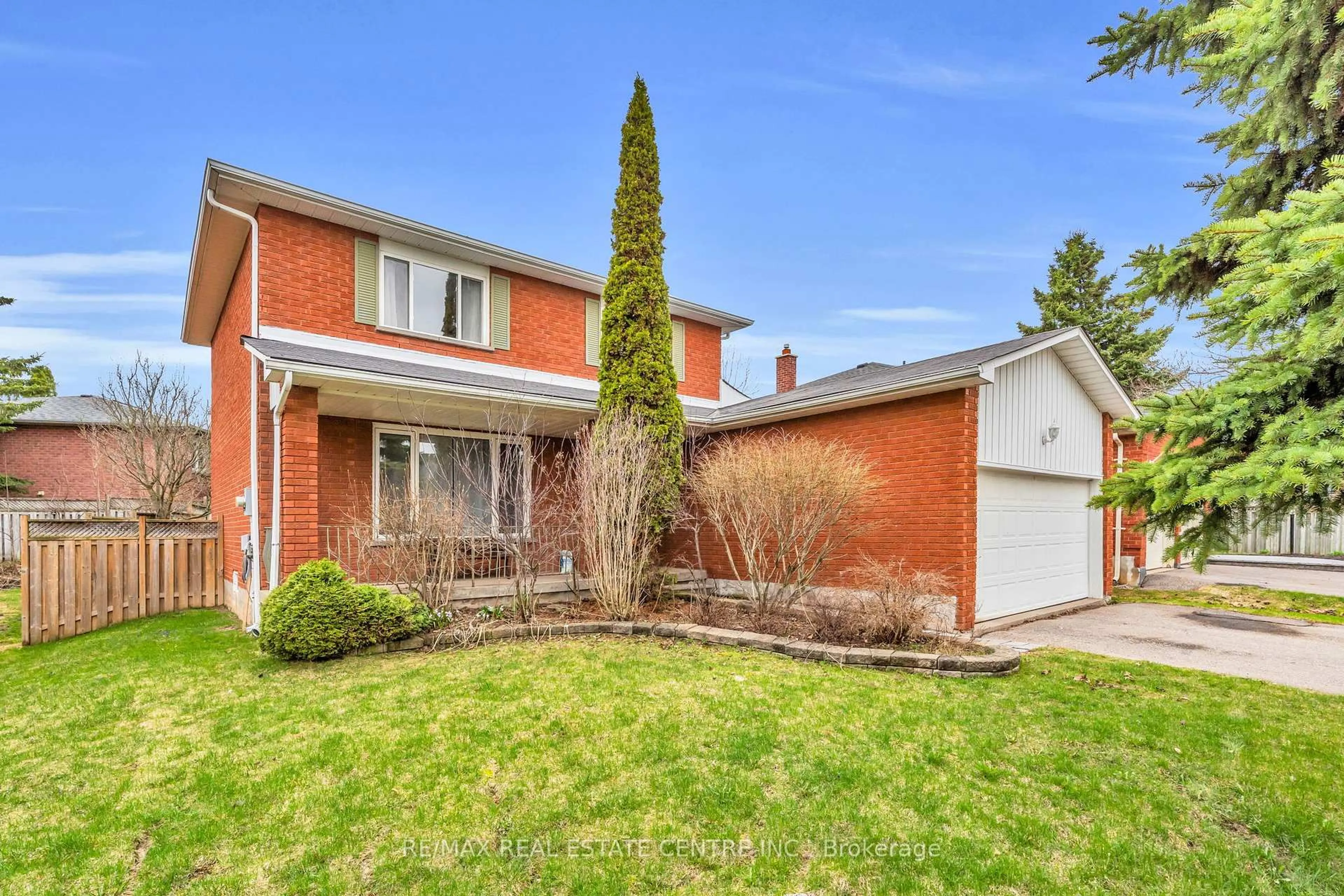 Home with brick exterior material, street for 255 Kensington Pl, Orangeville Ontario L9W 4G8