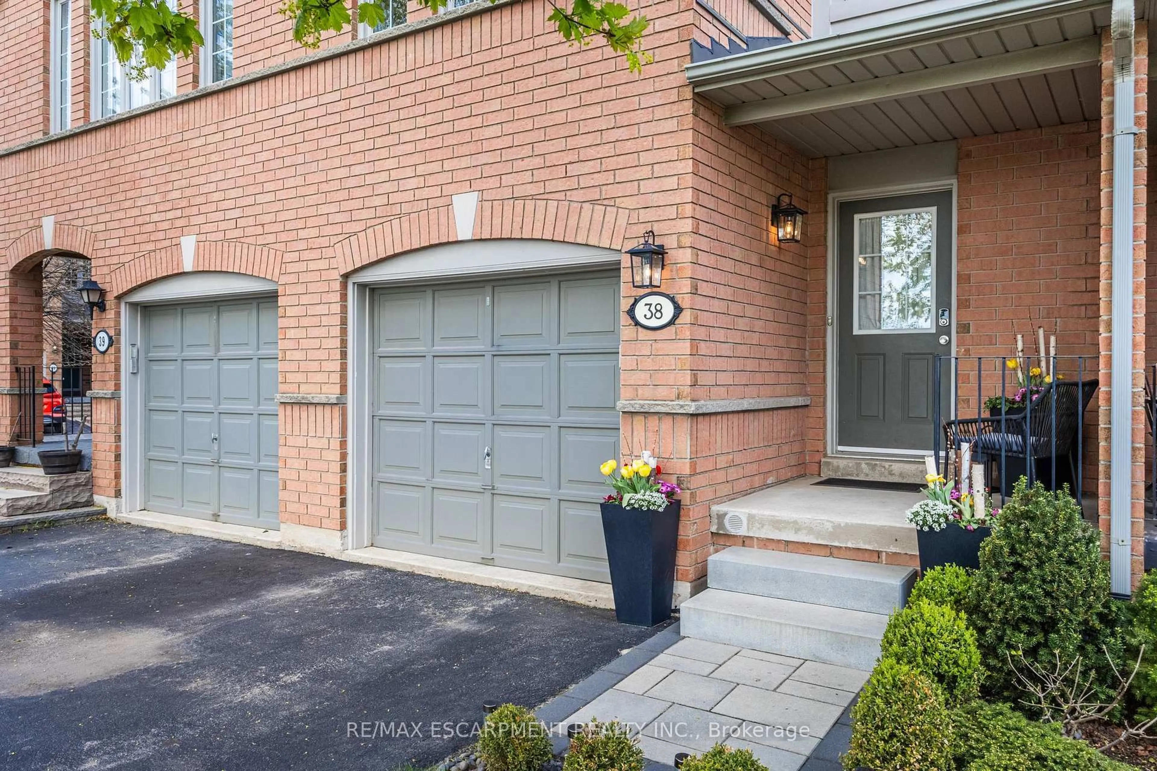 Home with brick exterior material, street for 5555 Prince William Dr #38, Burlington Ontario L7L 6P2