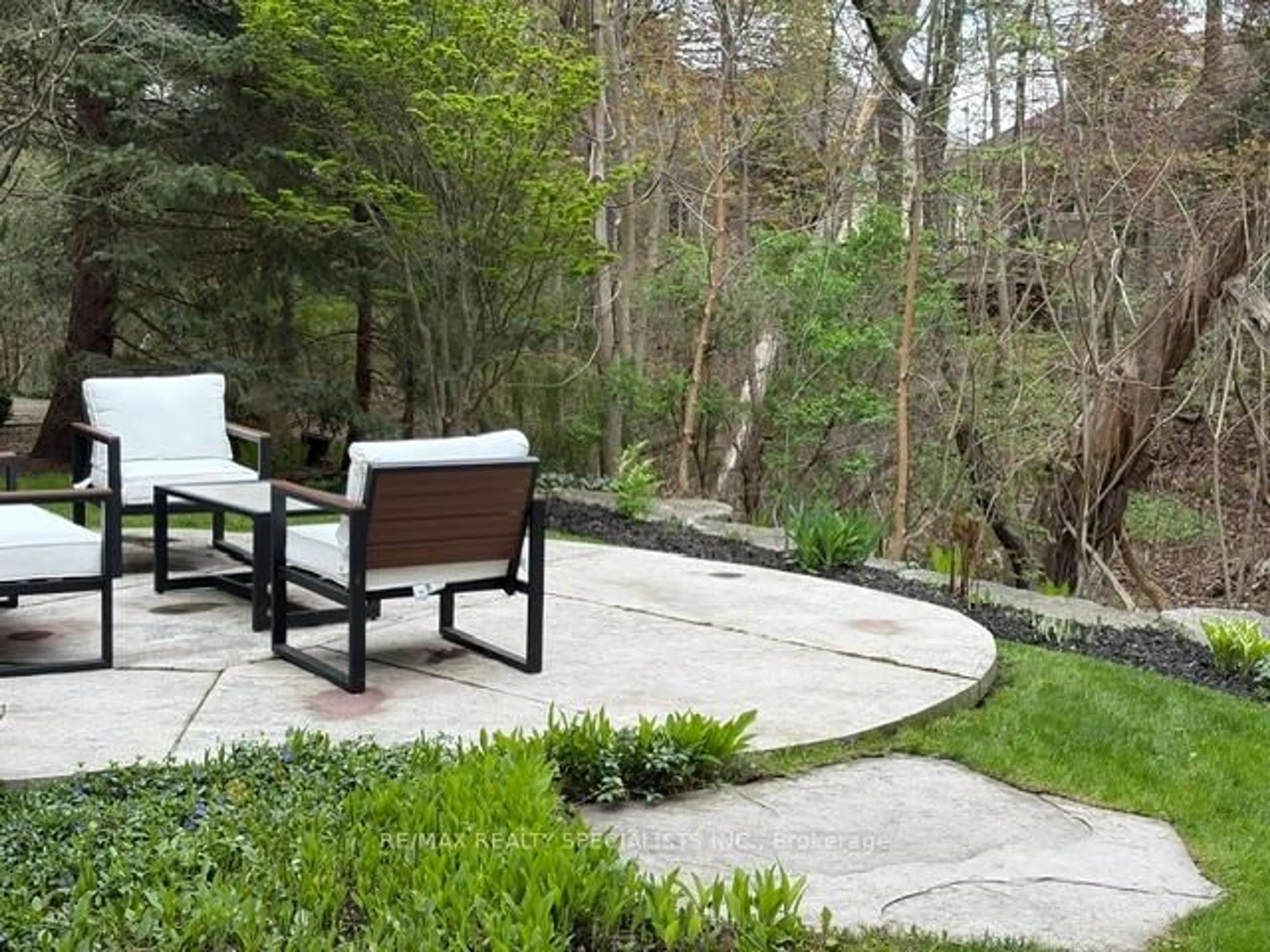 Patio, water/lake/river/ocean view for 1722 The Pines, Mississauga Ontario L5J 4V5
