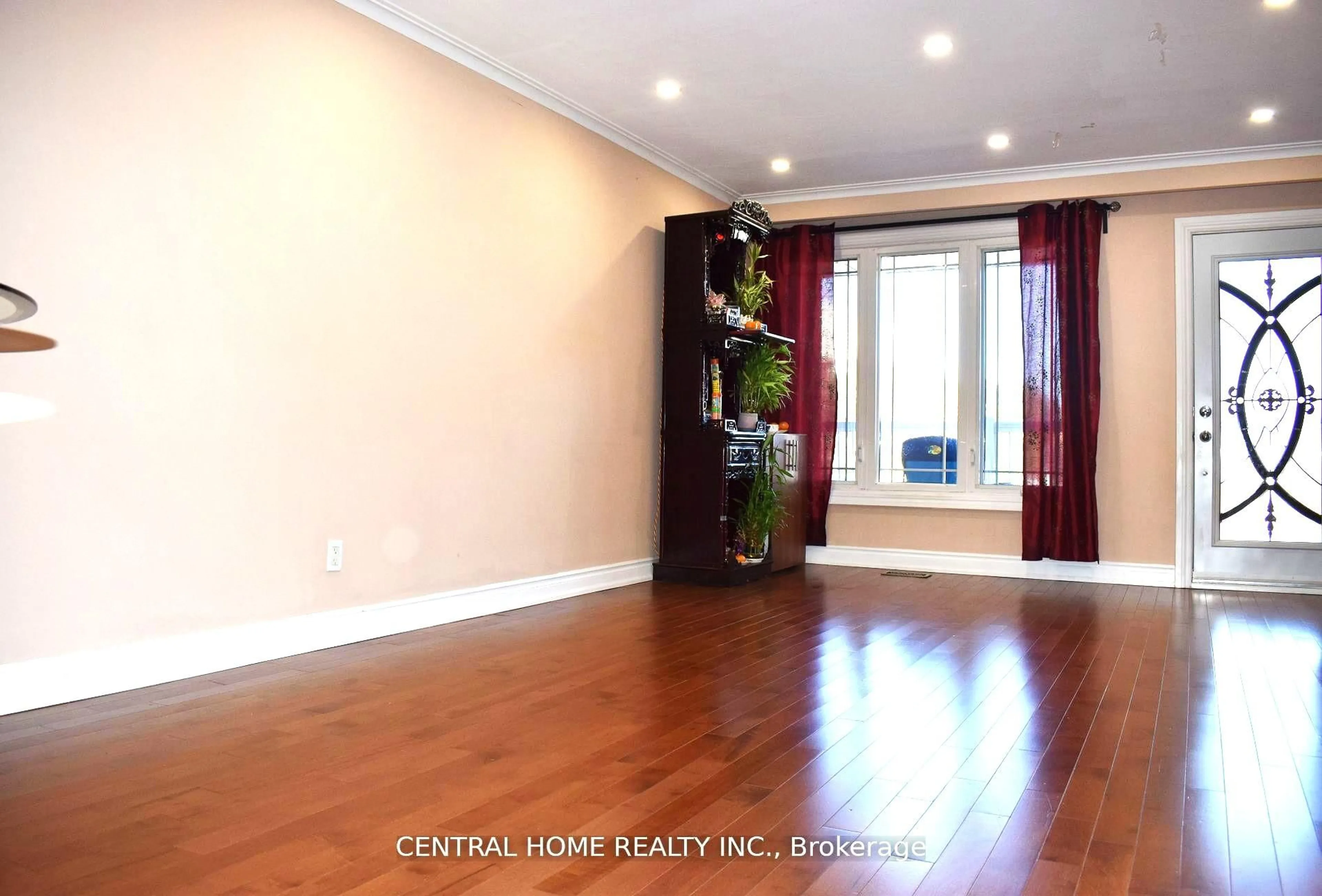 Indoor entryway for 59 Blaney Cres, Toronto Ontario M3N 1L3