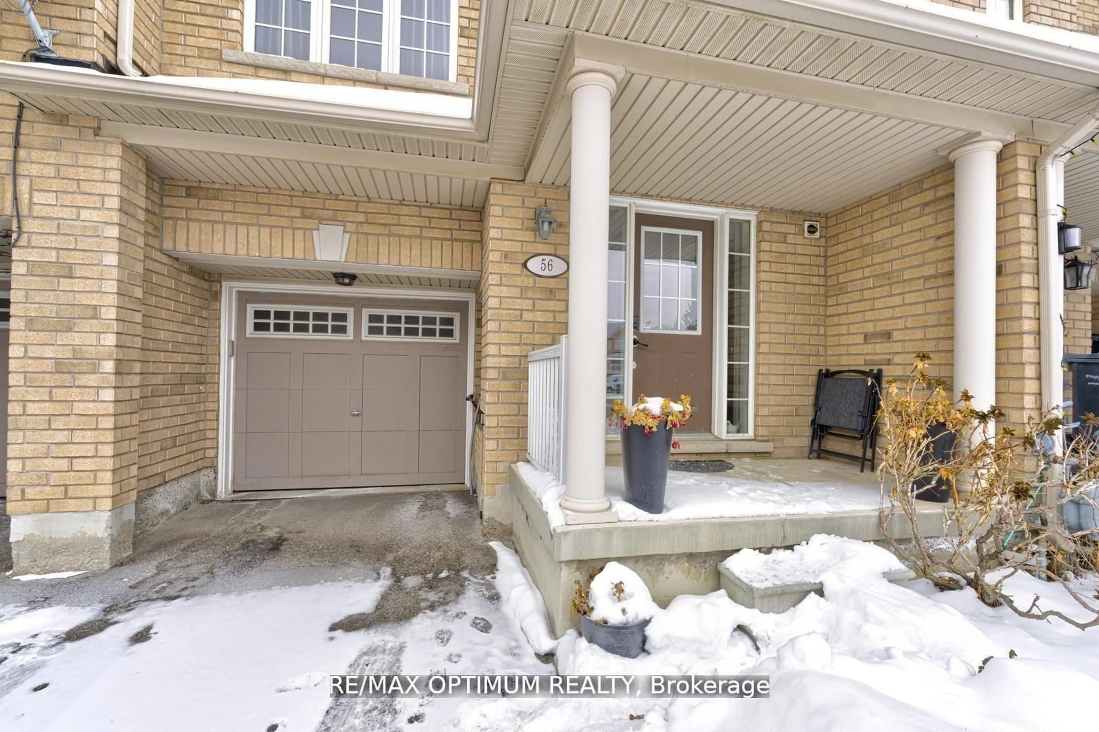 Indoor entryway for 56 Arizona Dr, Brampton Ontario L6Y 0R6