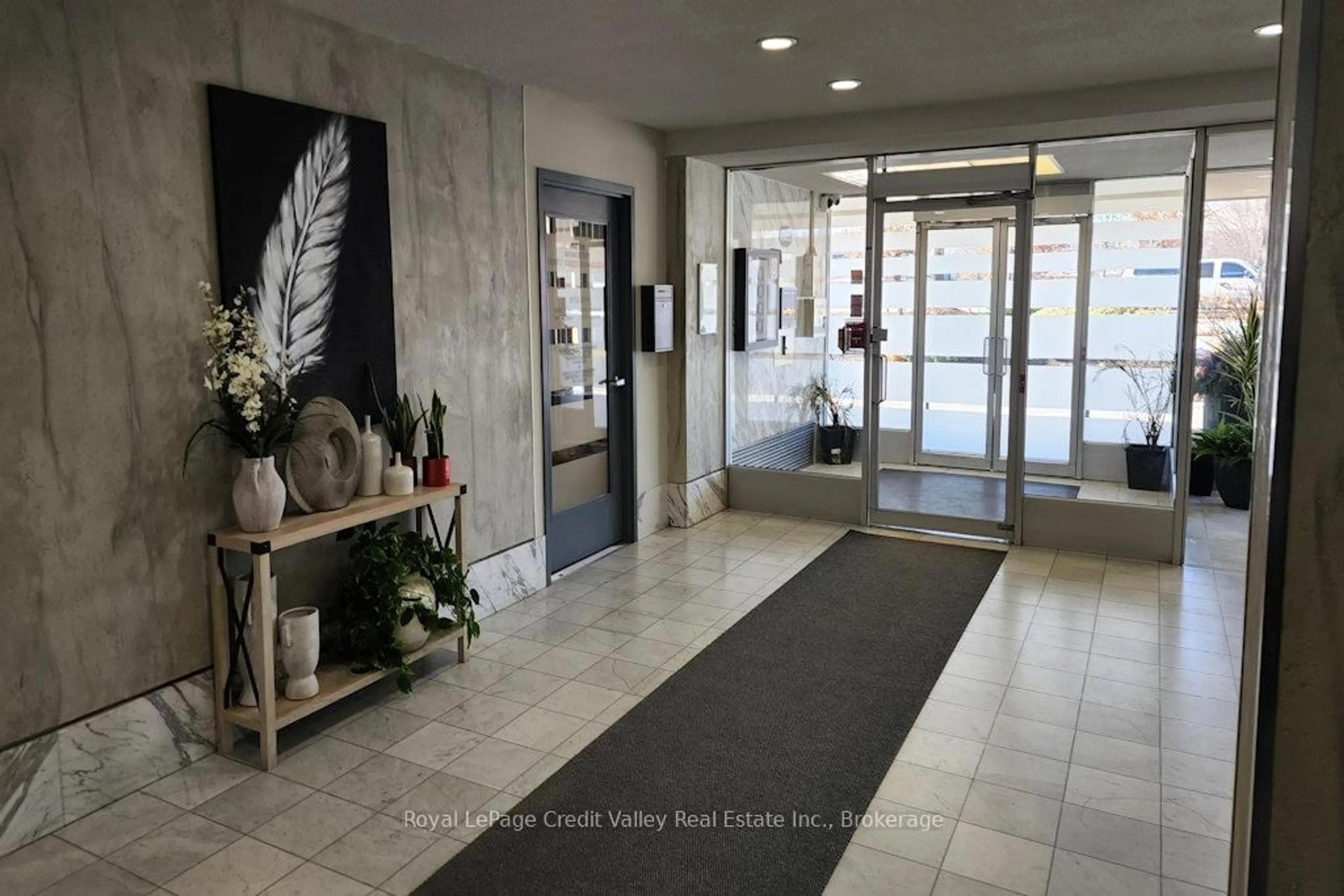 Lobby for 2835 Islington Ave #209, Toronto Ontario M9L 2K2