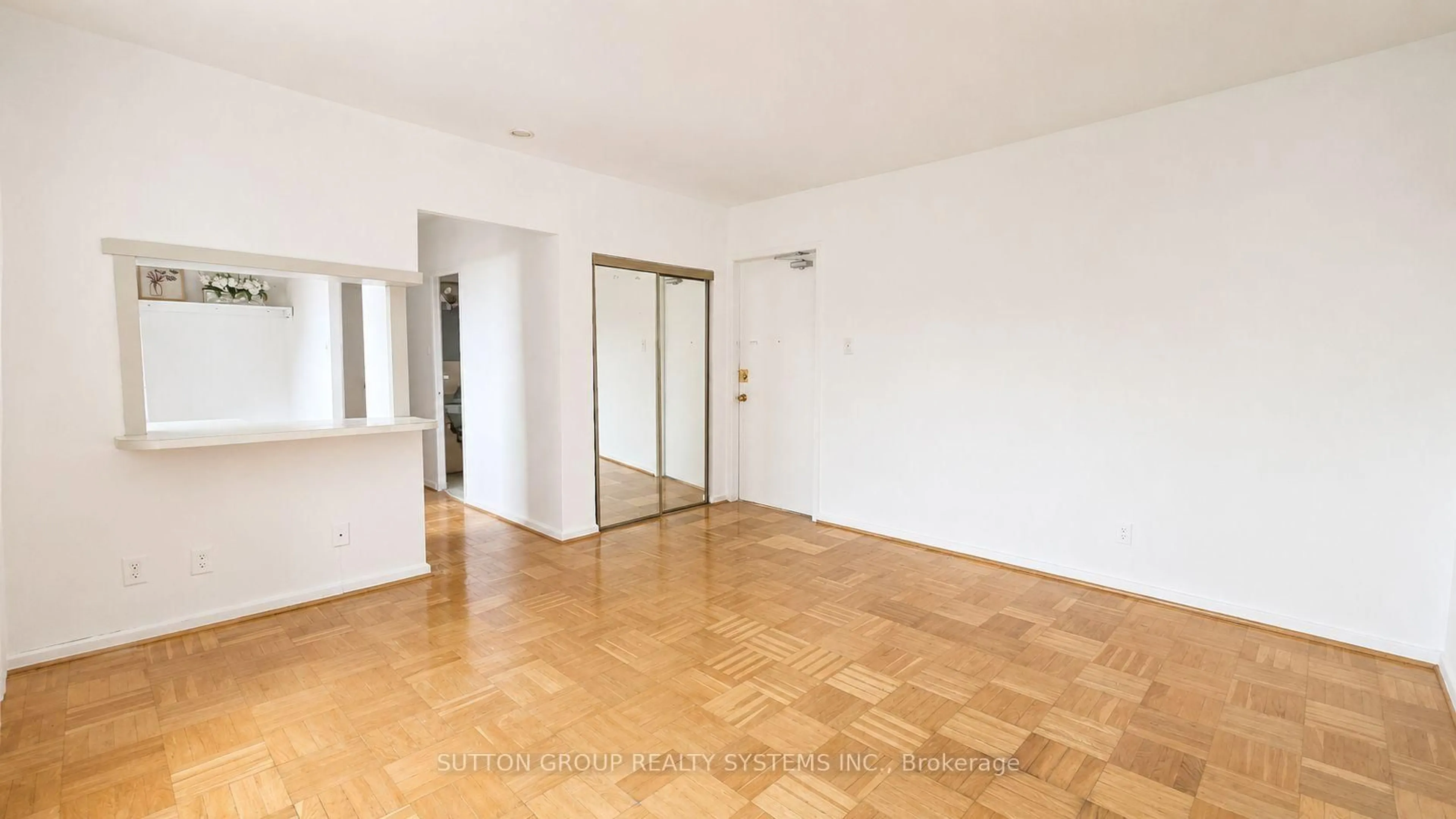 A pic of a room for 2000 Bloor St #315, Toronto Ontario M6P 3L2