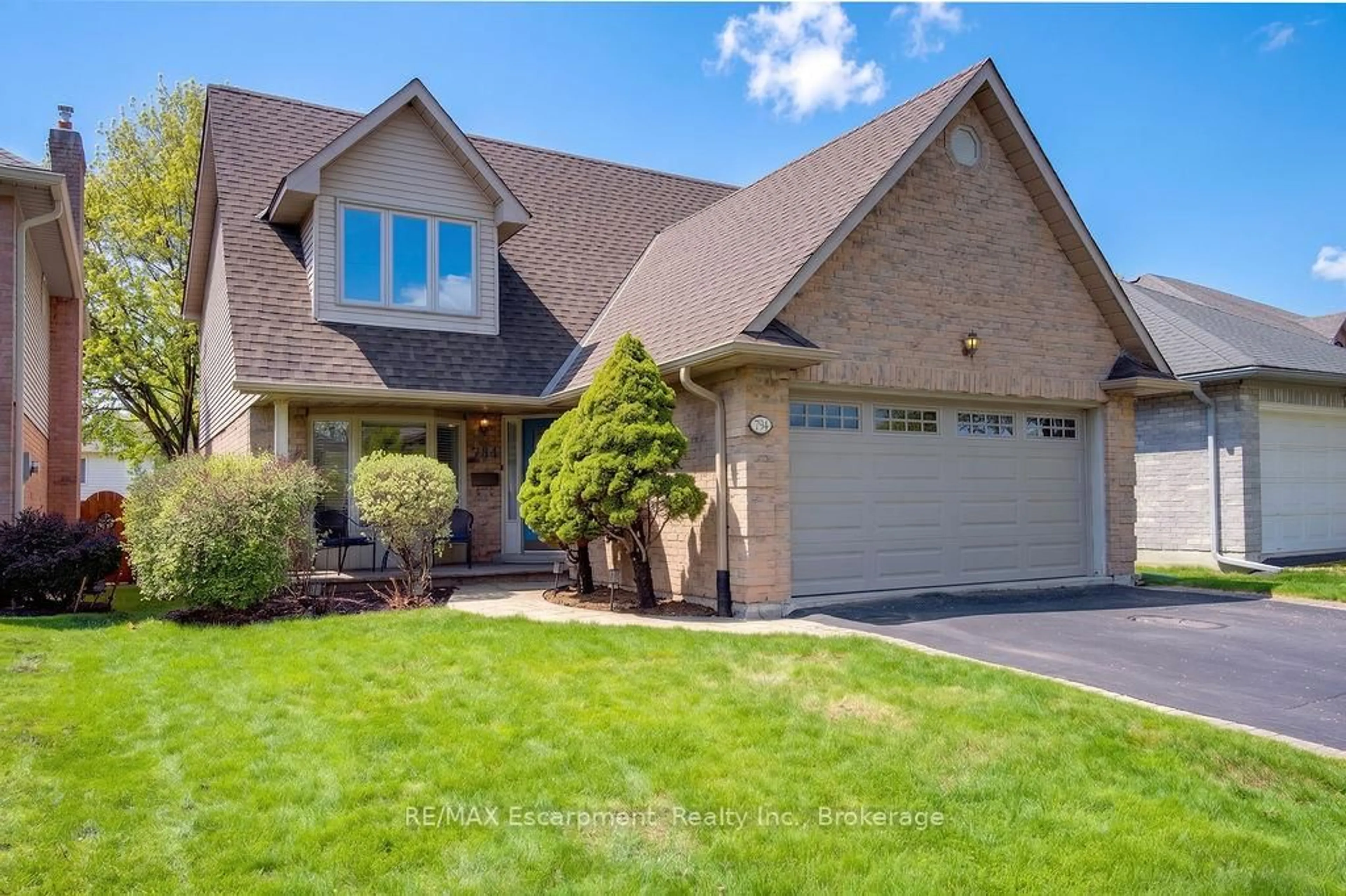 Home with brick exterior material, street for 794 Hawkins Cres, Burlington Ontario L7S 2C3