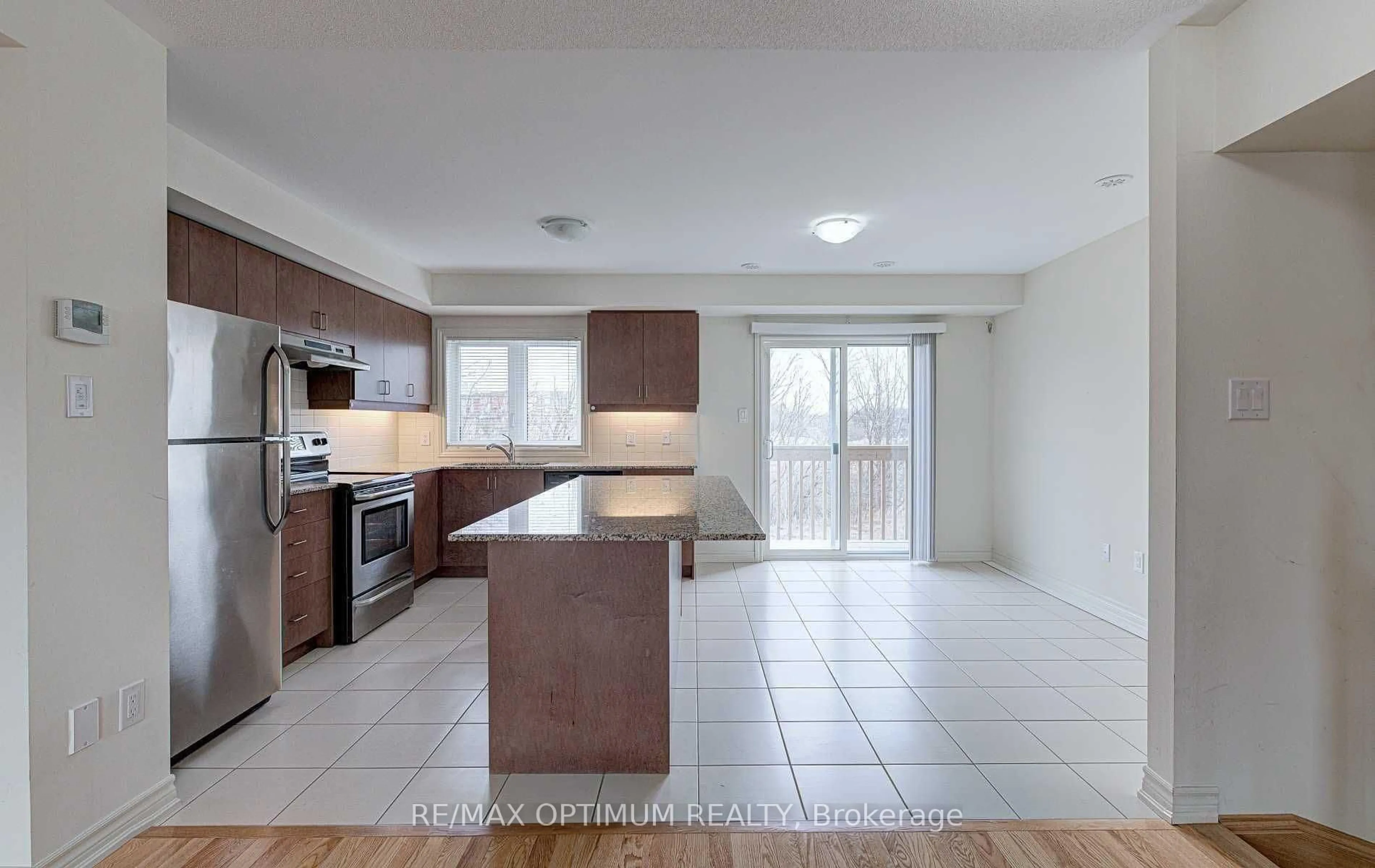 Open concept kitchen, unknown for 6 - 11 Autumnwood Ave, Brampton Ontario L6Y 6G3