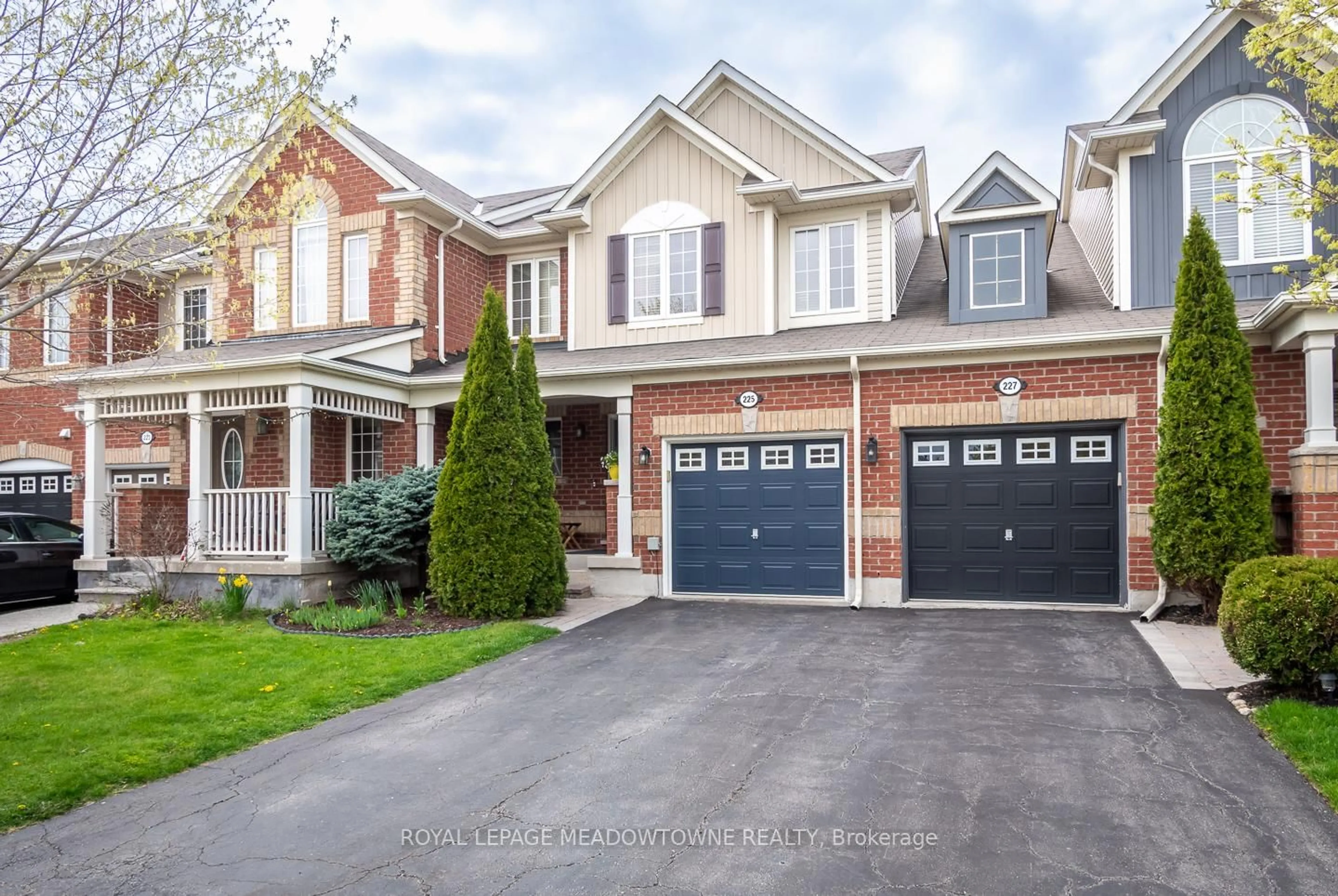 Home with brick exterior material, street for 225 Prosser Circ, Milton Ontario L9T 0P6