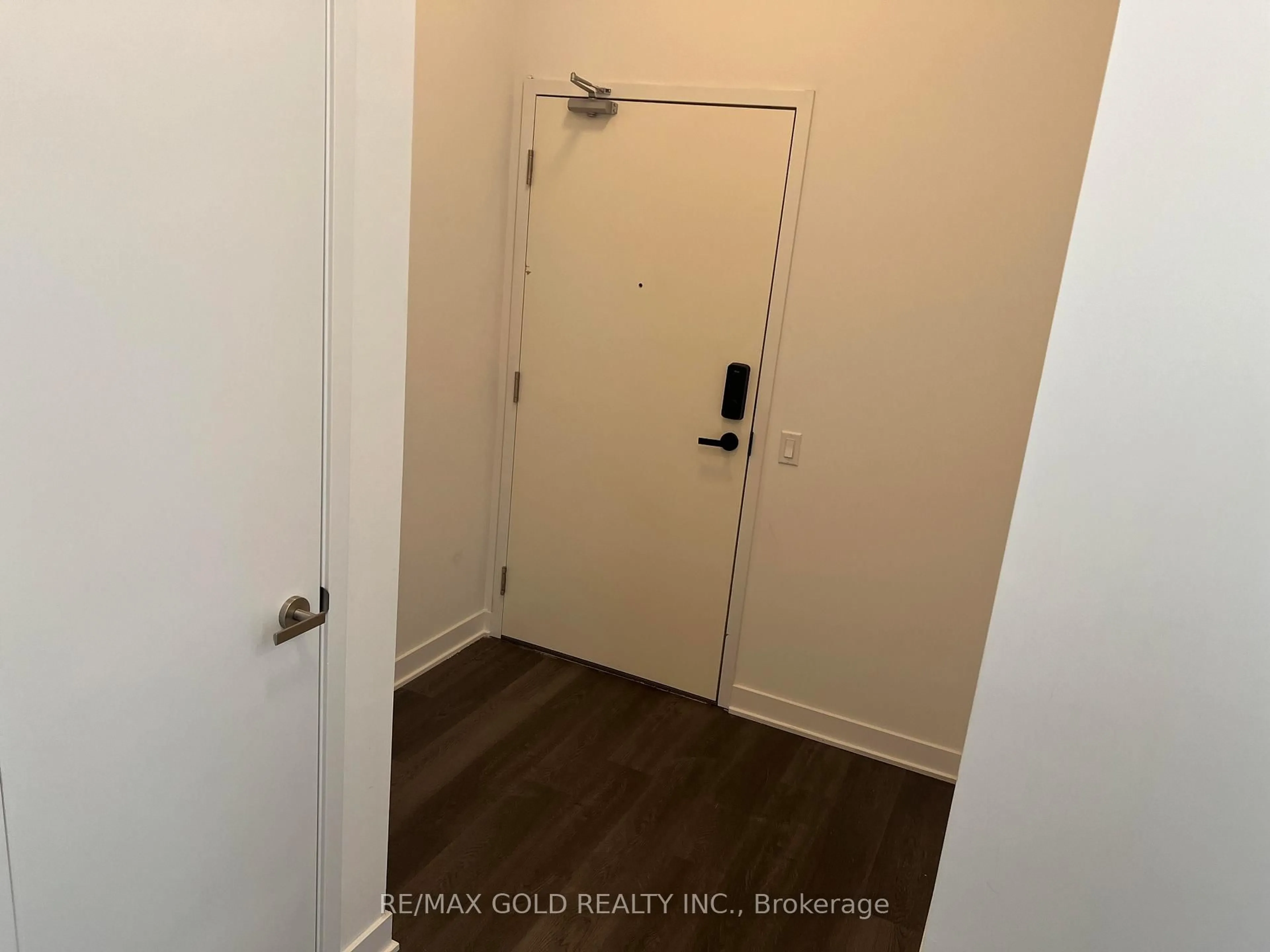 A pic of a room for 3900 Confederation Pkwy #528, Mississauga Ontario L5B 0M3