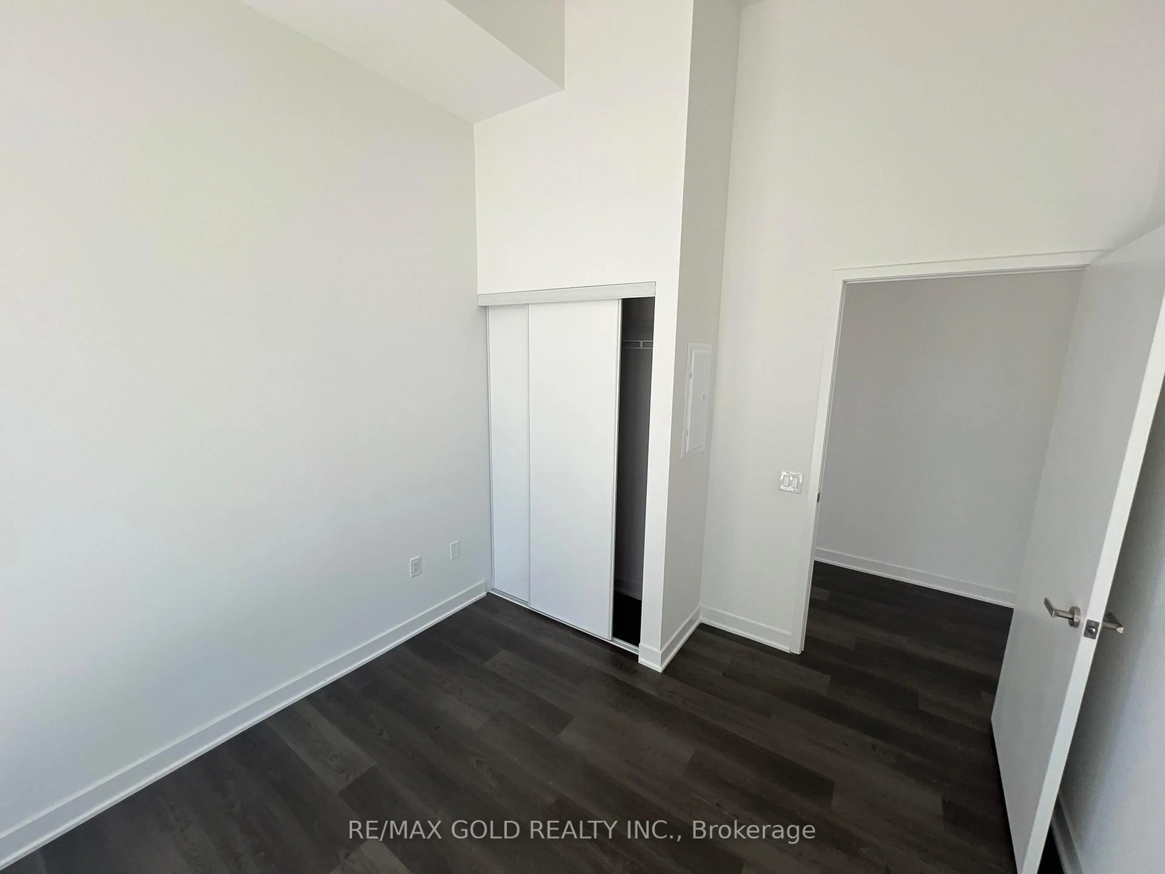 A pic of a room for 3900 Confederation Pkwy #528, Mississauga Ontario L5B 0M3