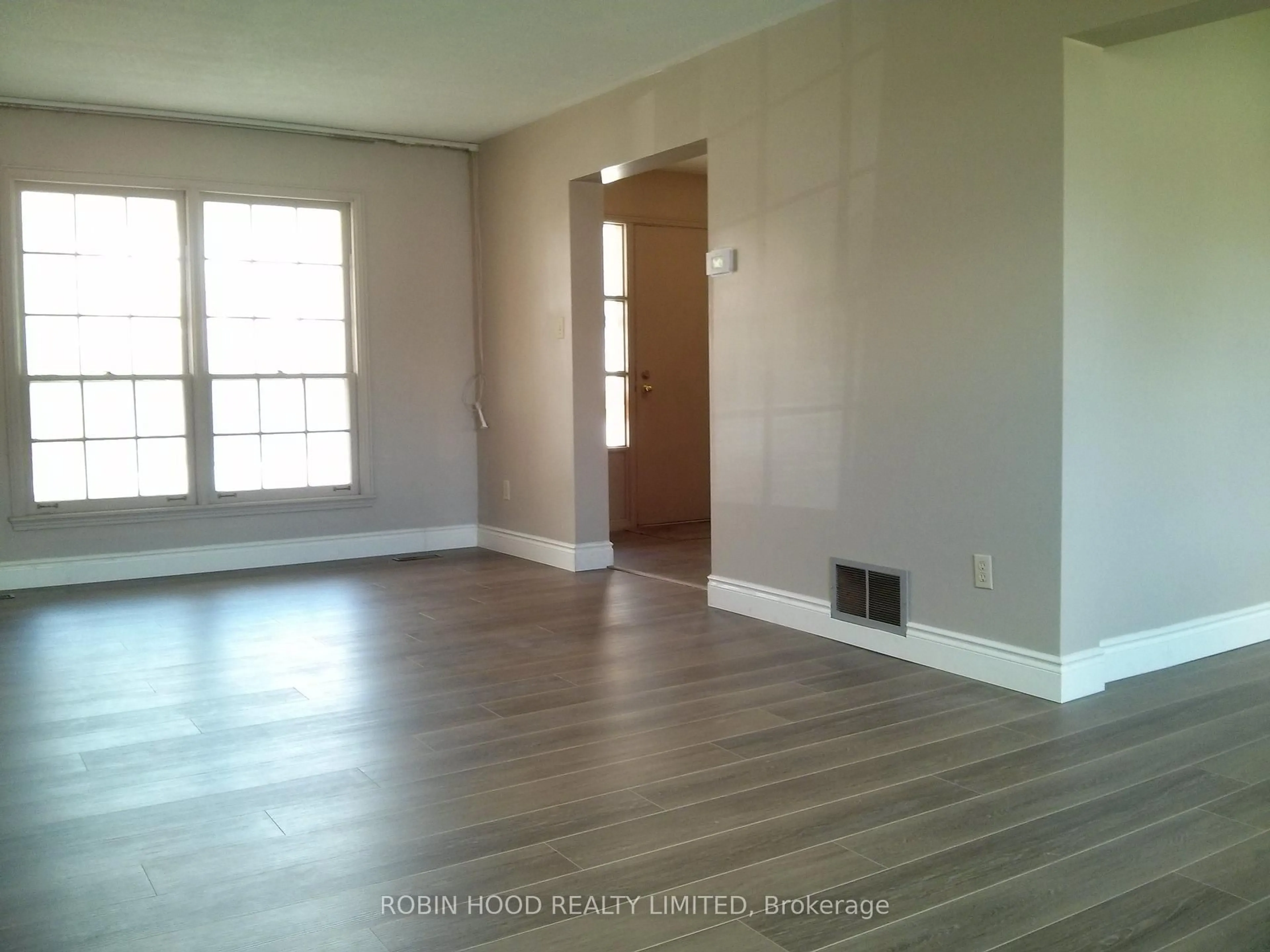 A pic of a room for 1953 Owlsnest Lane, Mississauga Ontario L4W 2J1