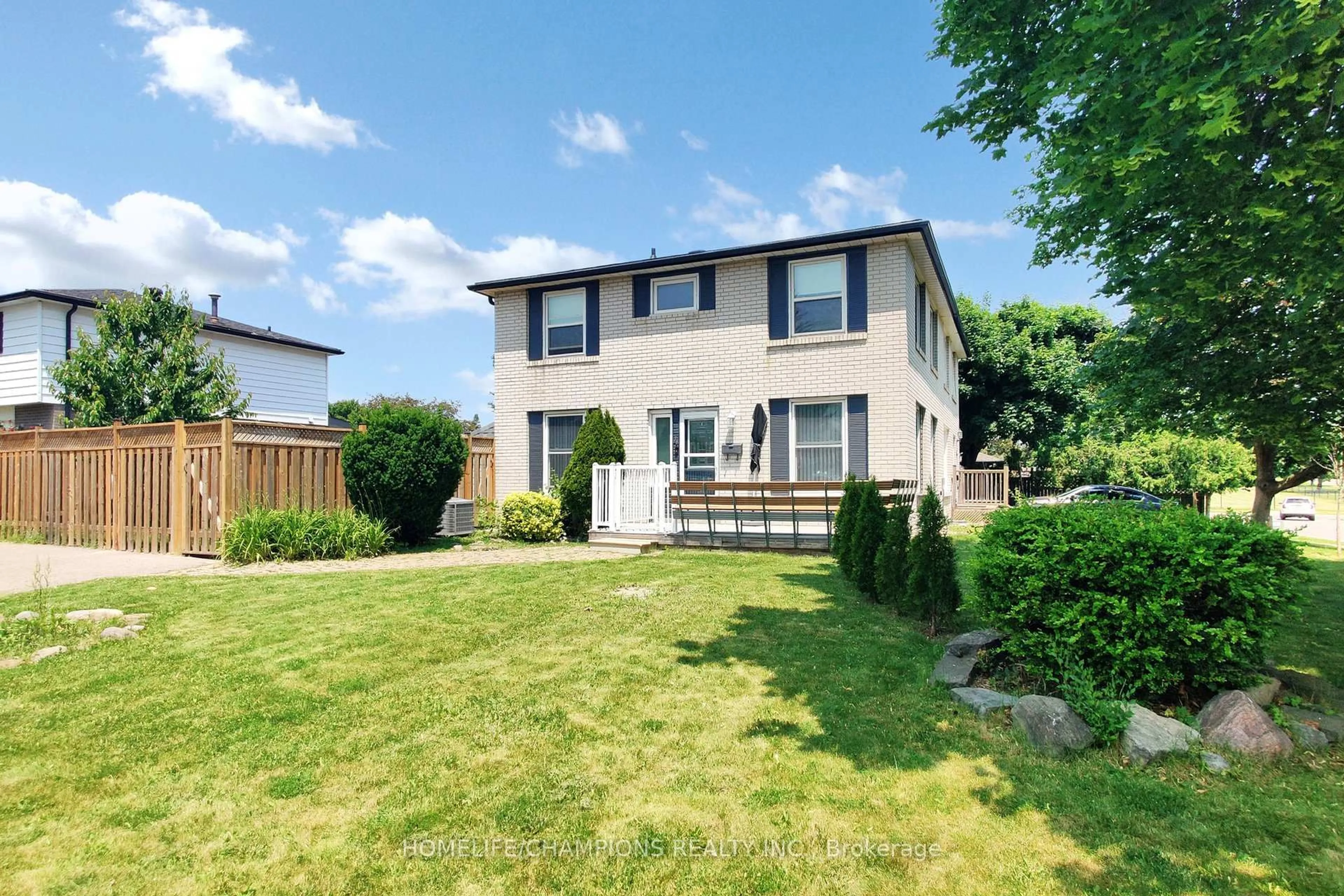 A pic from outside/outdoor area/front of a property/back of a property/a pic from drone, street for 4 Flamingo Cres, Brampton Ontario L6T 2G5