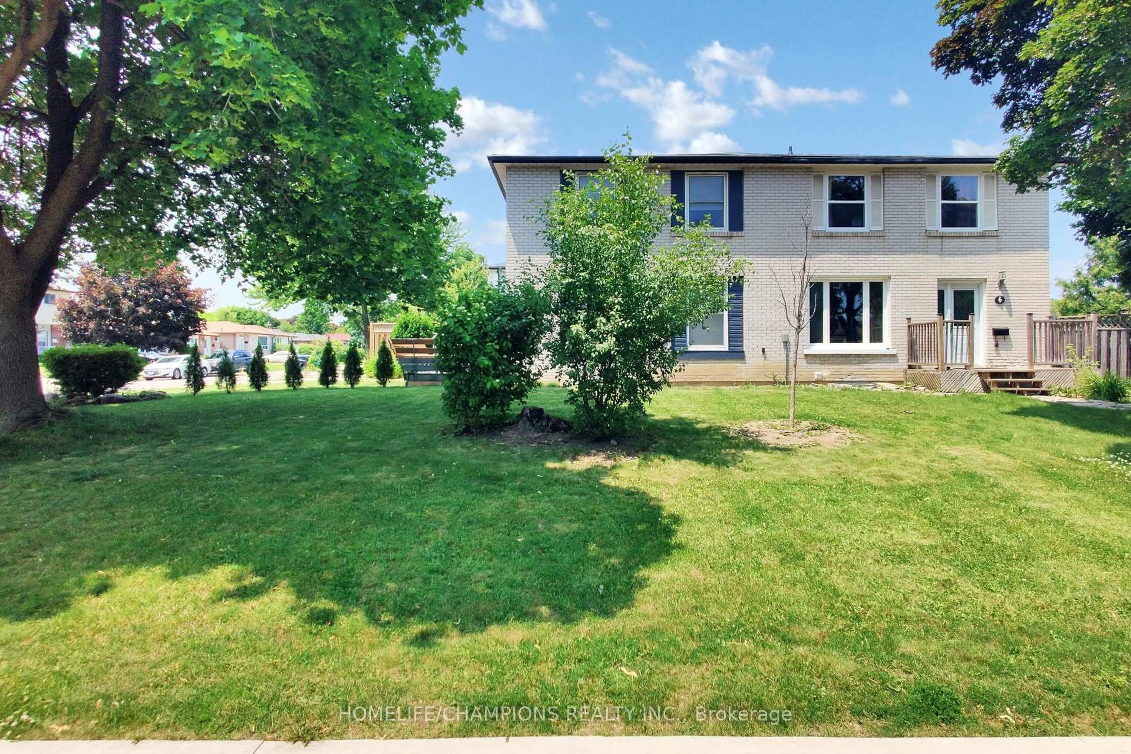 A pic from outside/outdoor area/front of a property/back of a property/a pic from drone, street for 4 Flamingo Cres, Brampton Ontario L6T 2G5