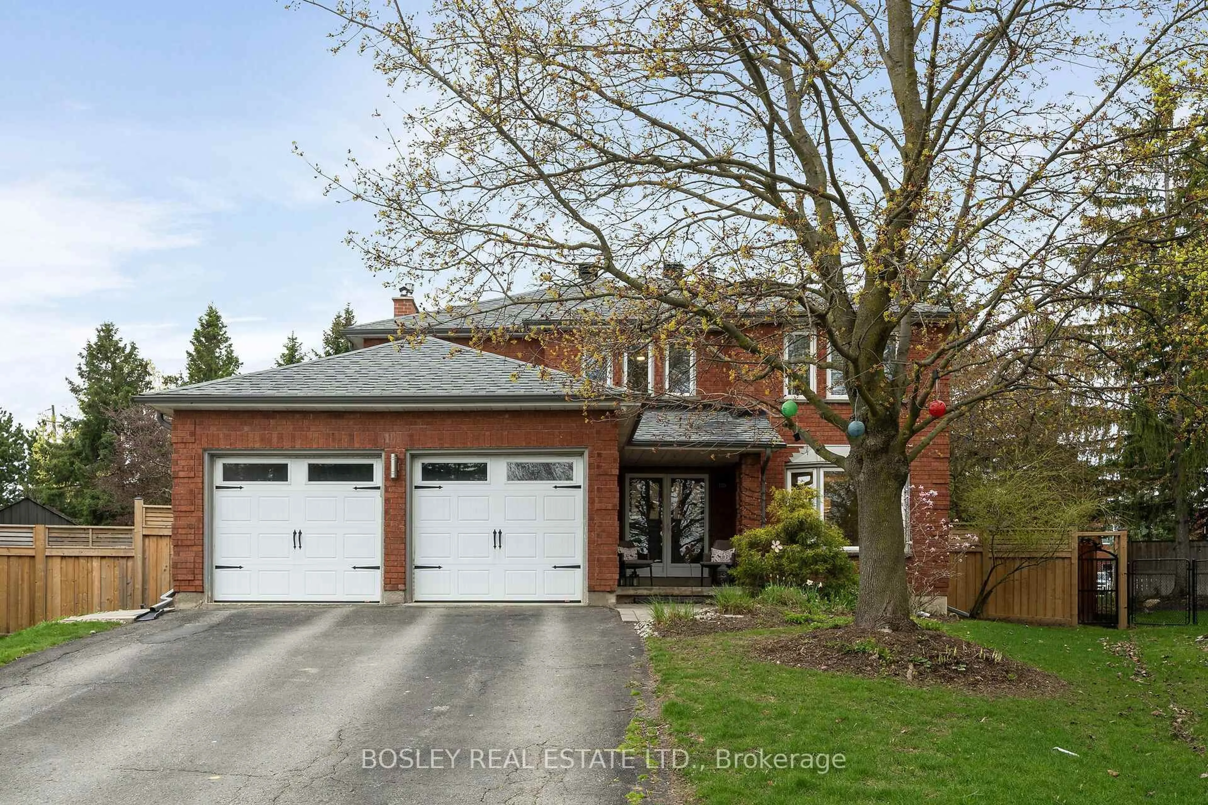 Home with brick exterior material, street for 108 Lindsay Crt, Orangeville Ontario L9W 4H1