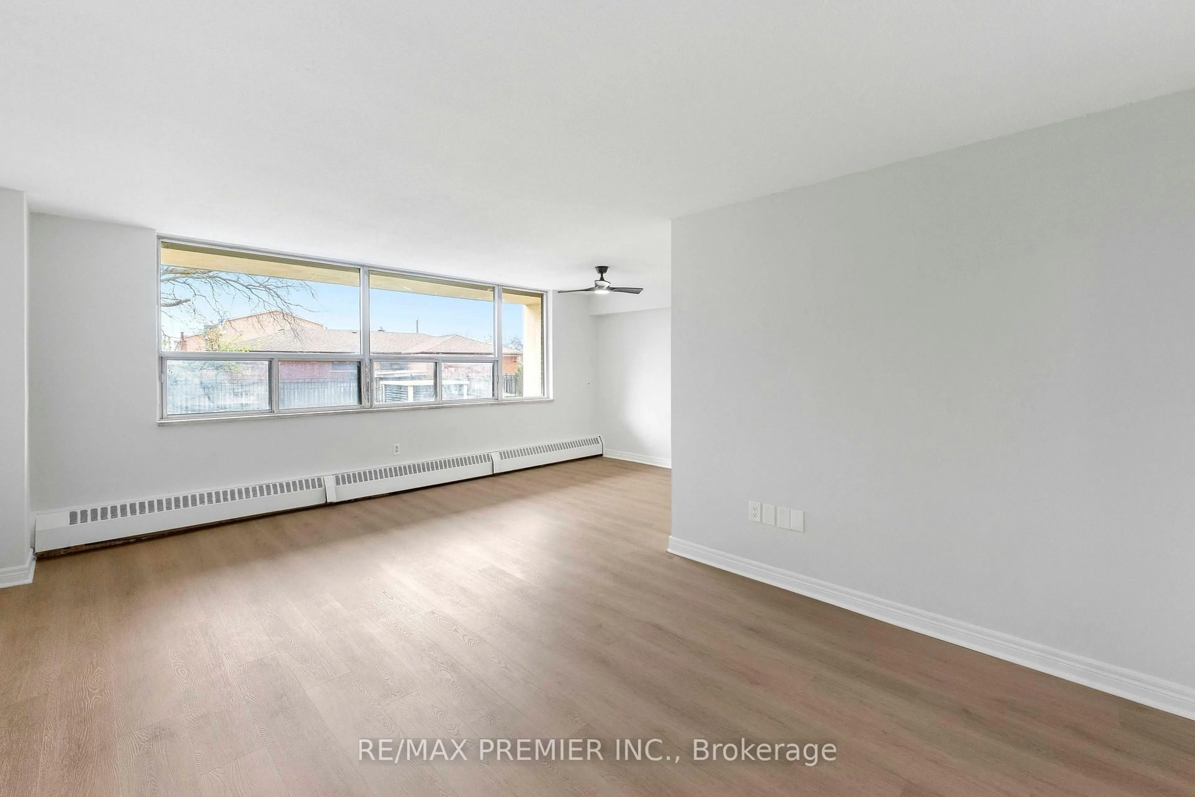 A pic of a room for 5 Frith Rd #105, Toronto Ontario M3N 2L5