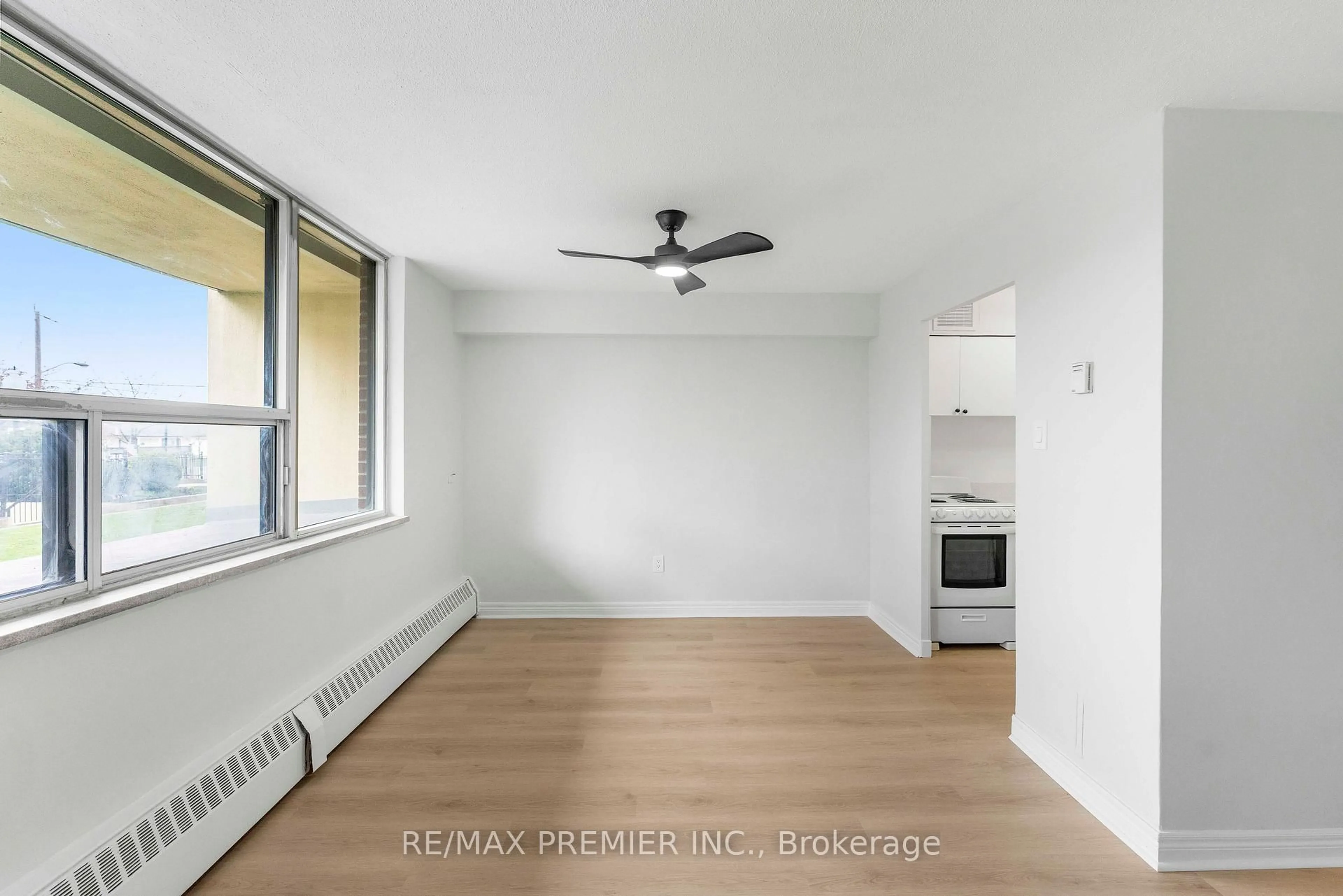 A pic of a room for 5 Frith Rd #105, Toronto Ontario M3N 2L5
