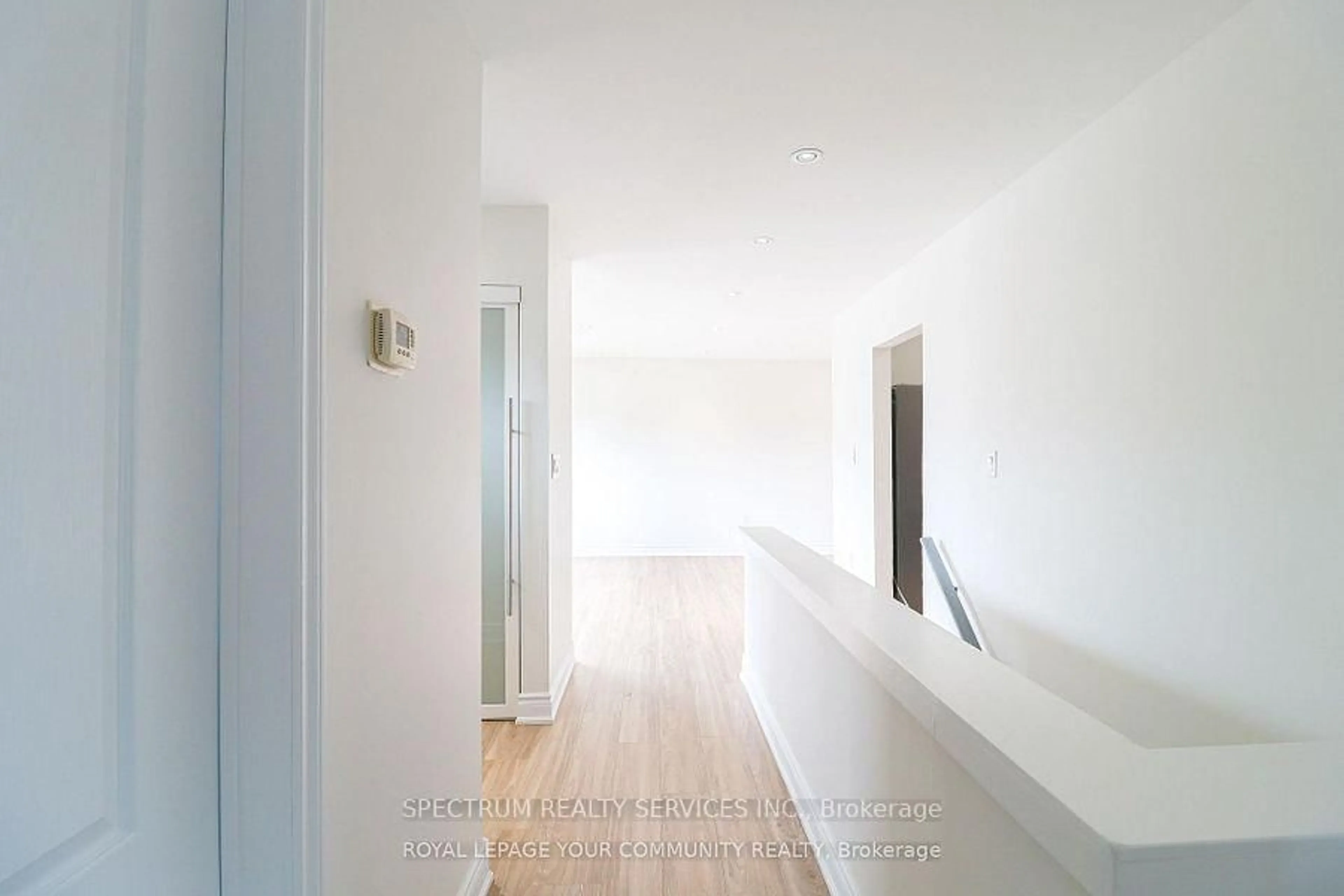 A pic of a room for 15 Golding Ave, Brampton Ontario L6W 1M5
