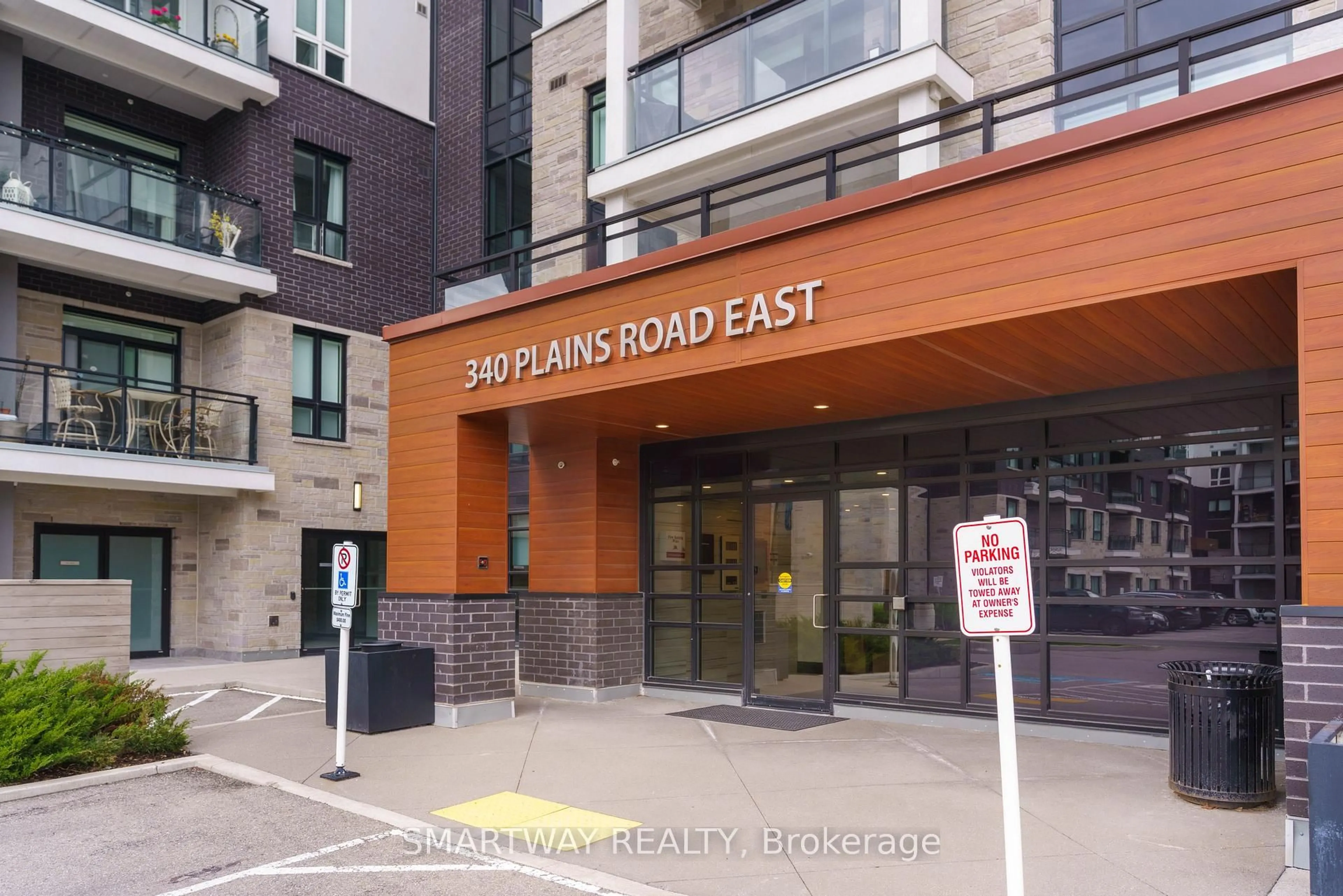 Patio, street for 340 Plains Rd #203, Burlington Ontario L7T 0C2