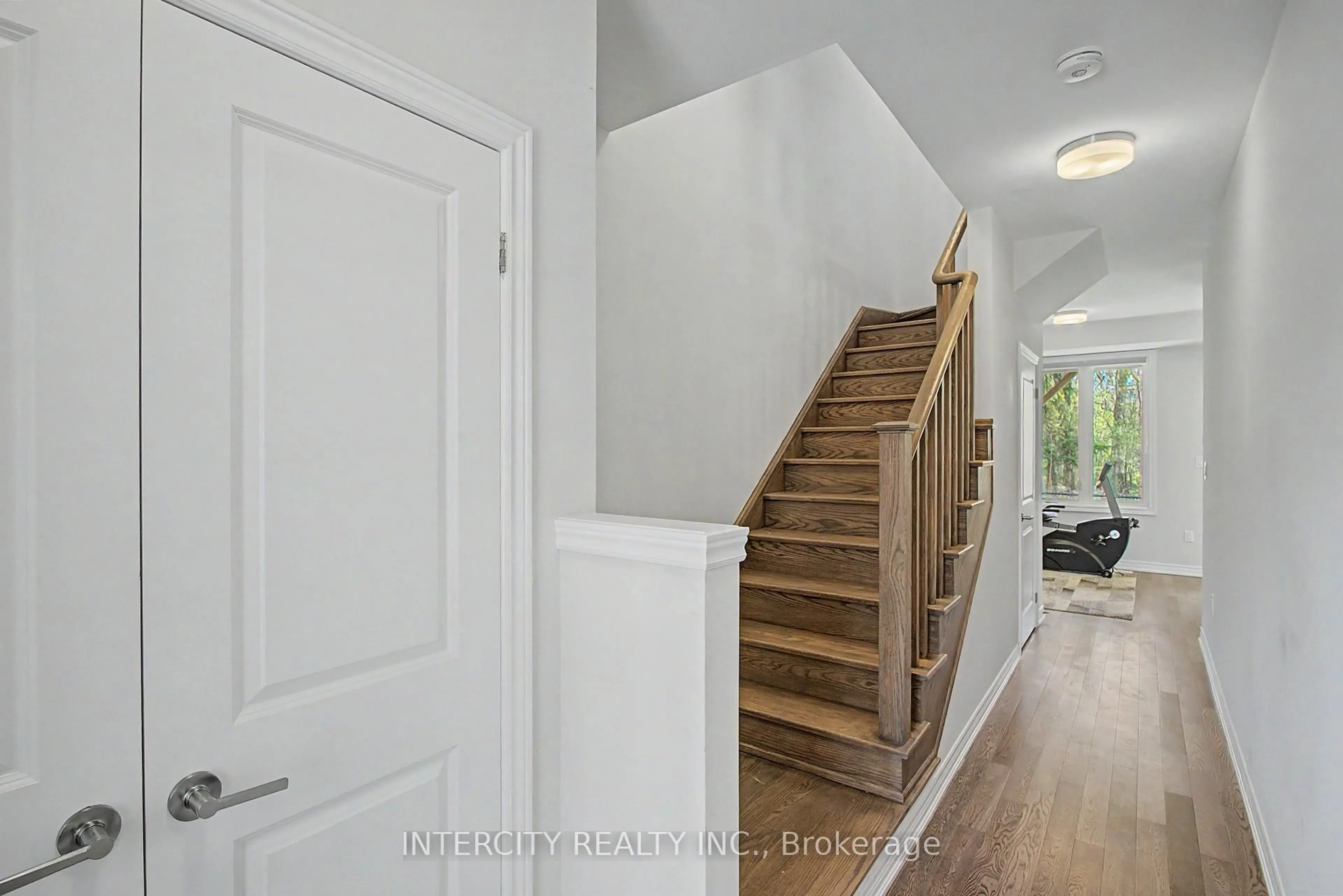 Unknown for 21 Folcroft St, Brampton Ontario L6Y 0B6