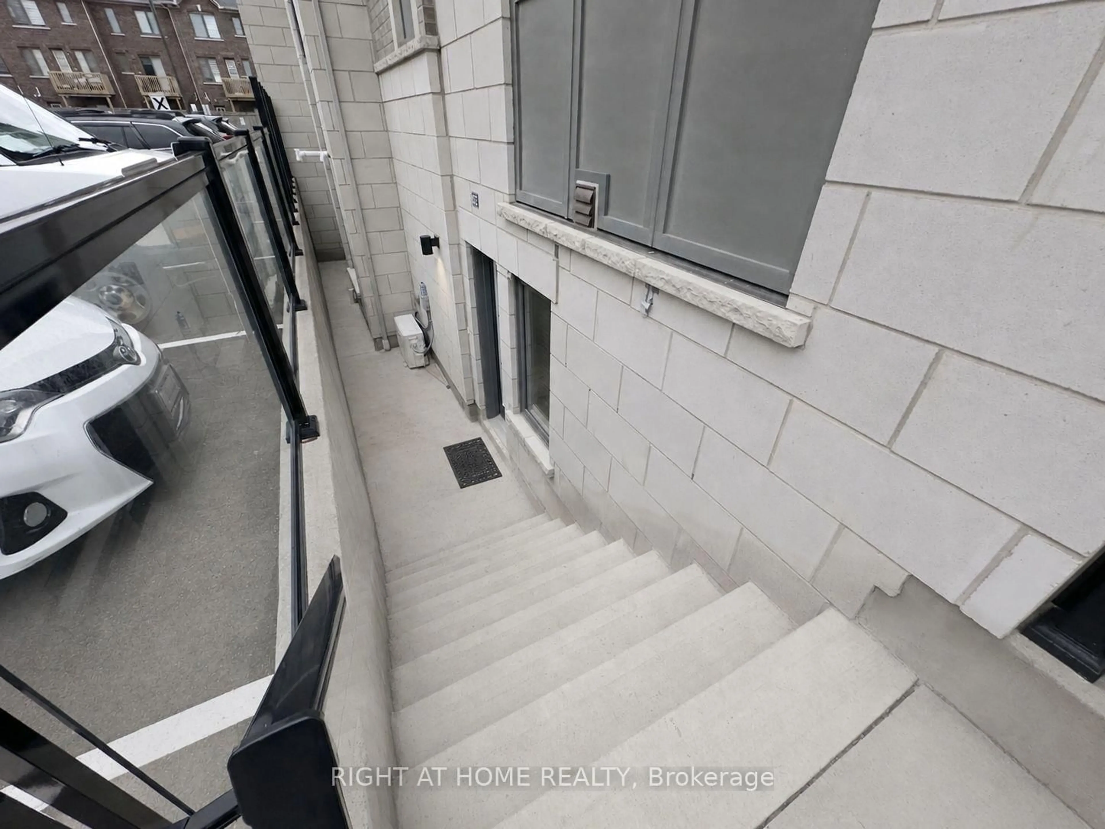 Stairs for 50 Halliford Pl #602, Brampton Ontario L6P 4R1
