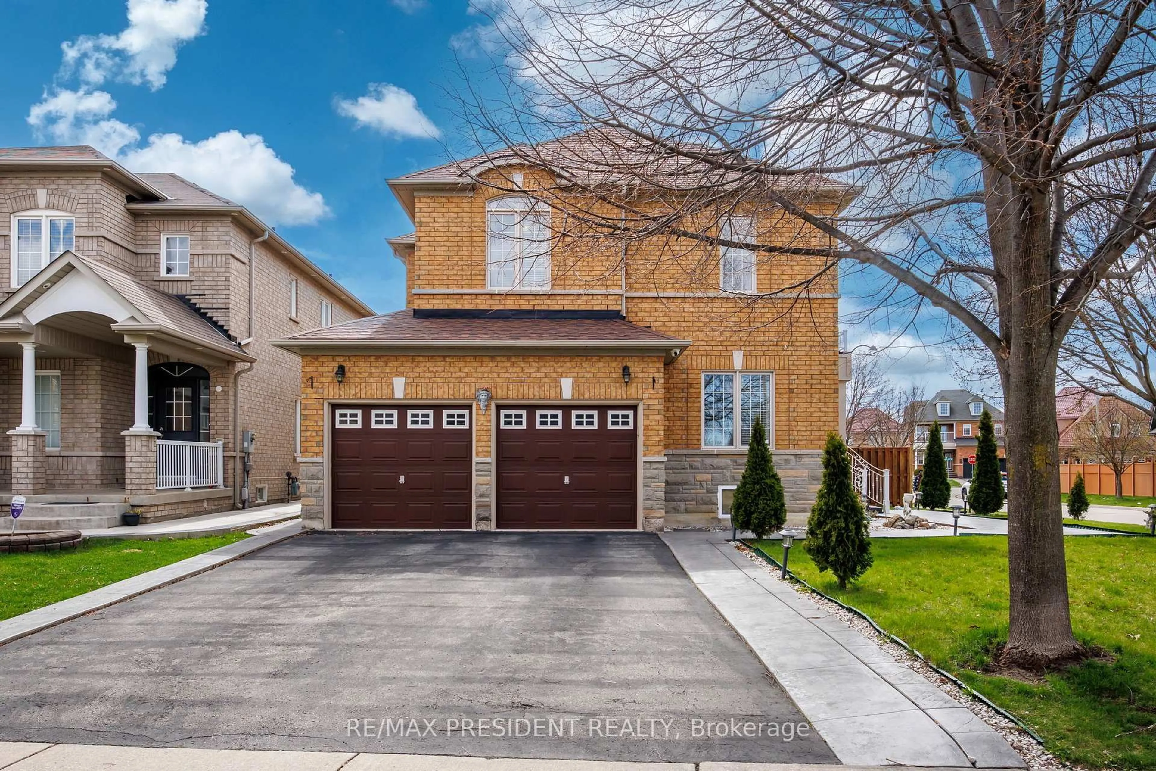 Home with brick exterior material, street for 3 Kidbrook Rd, Brampton Ontario L6P 1Z8