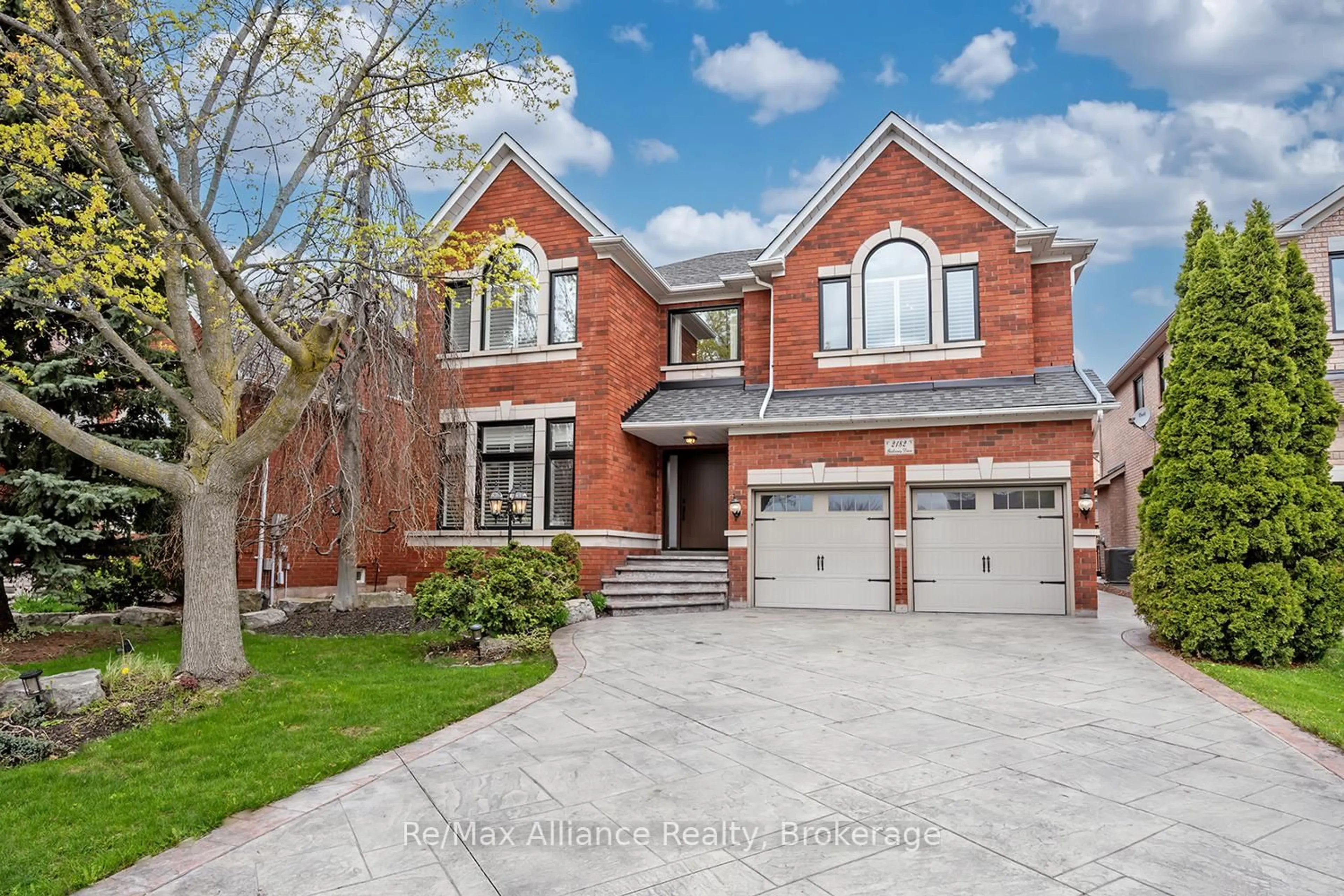 Home with brick exterior material, street for 2182 Galloway Dr, Oakville Ontario L6H 6T4