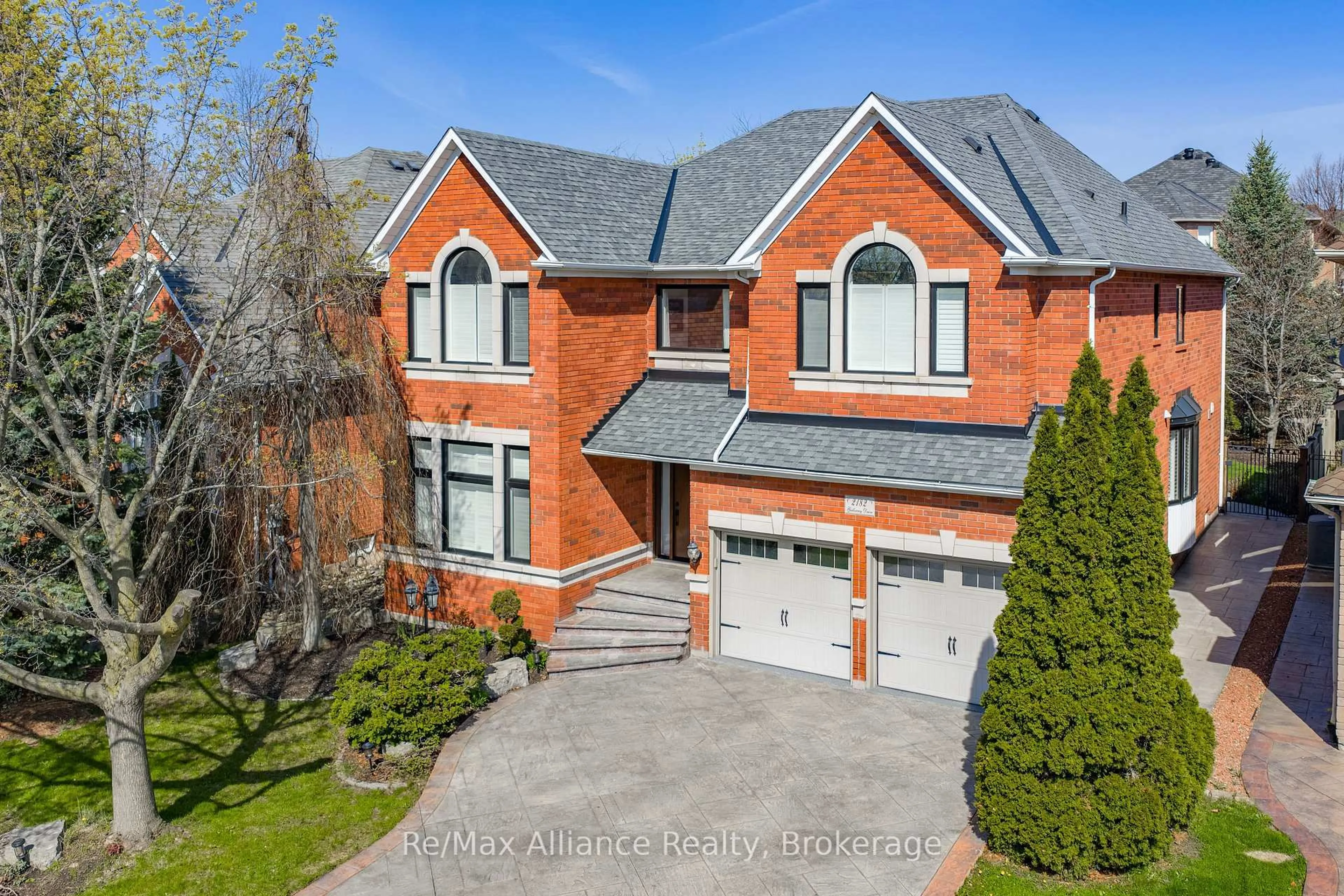 Home with brick exterior material, street for 2182 Galloway Dr, Oakville Ontario L6H 6T4