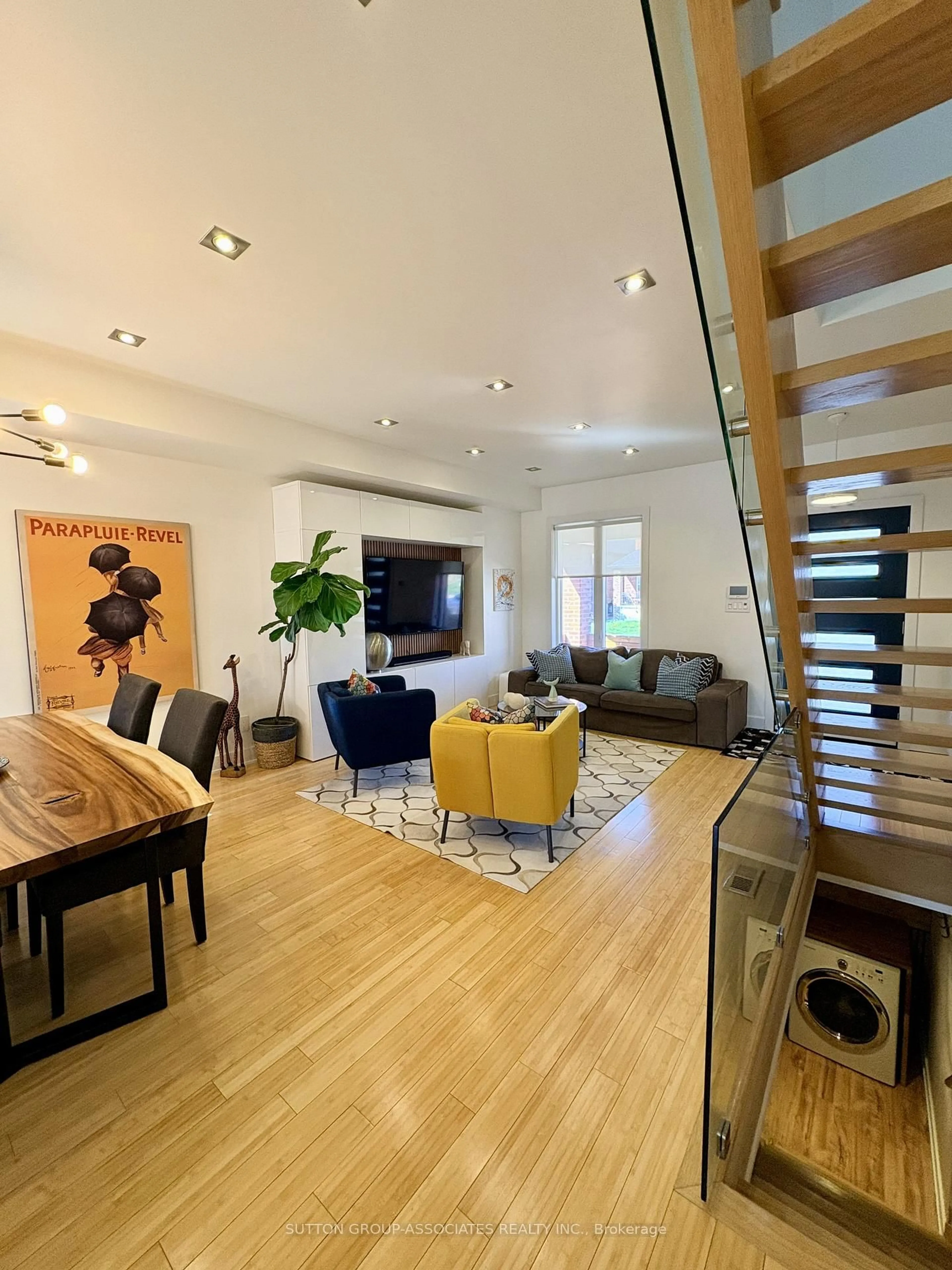 Living room with furniture, unknown for 215 Ennerdale Rd, Toronto Ontario M6E 4E1