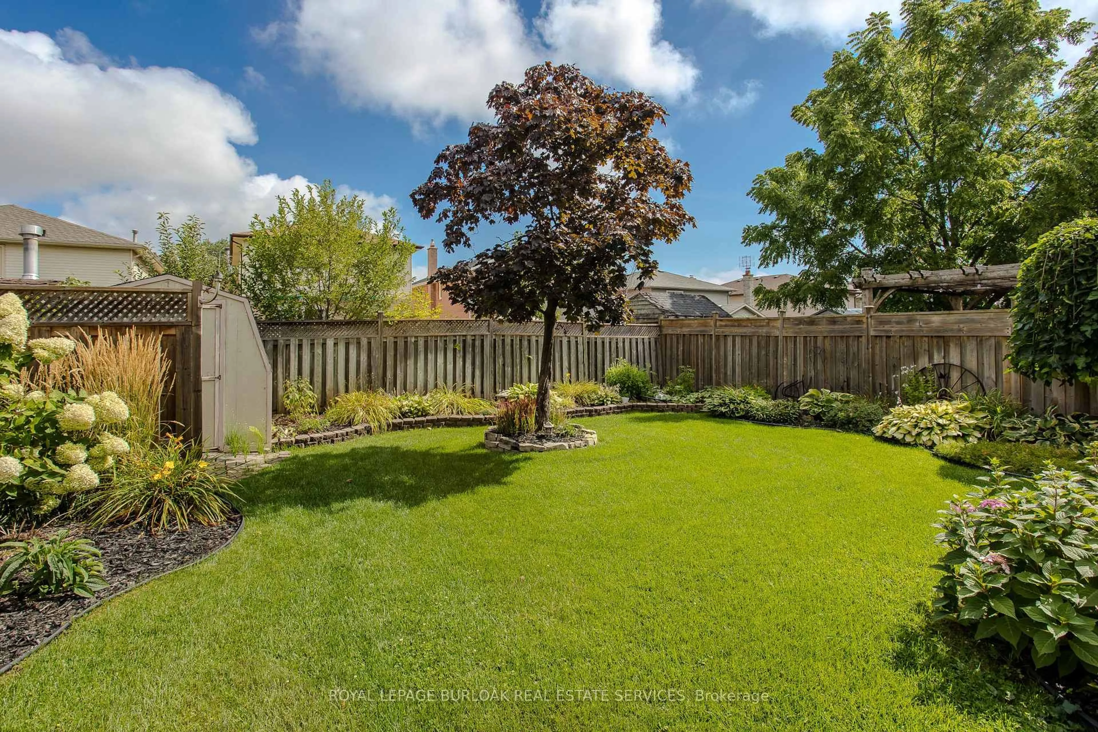 Patio, street for 5402 Sheldon Park Dr, Burlington Ontario L7L 5X1