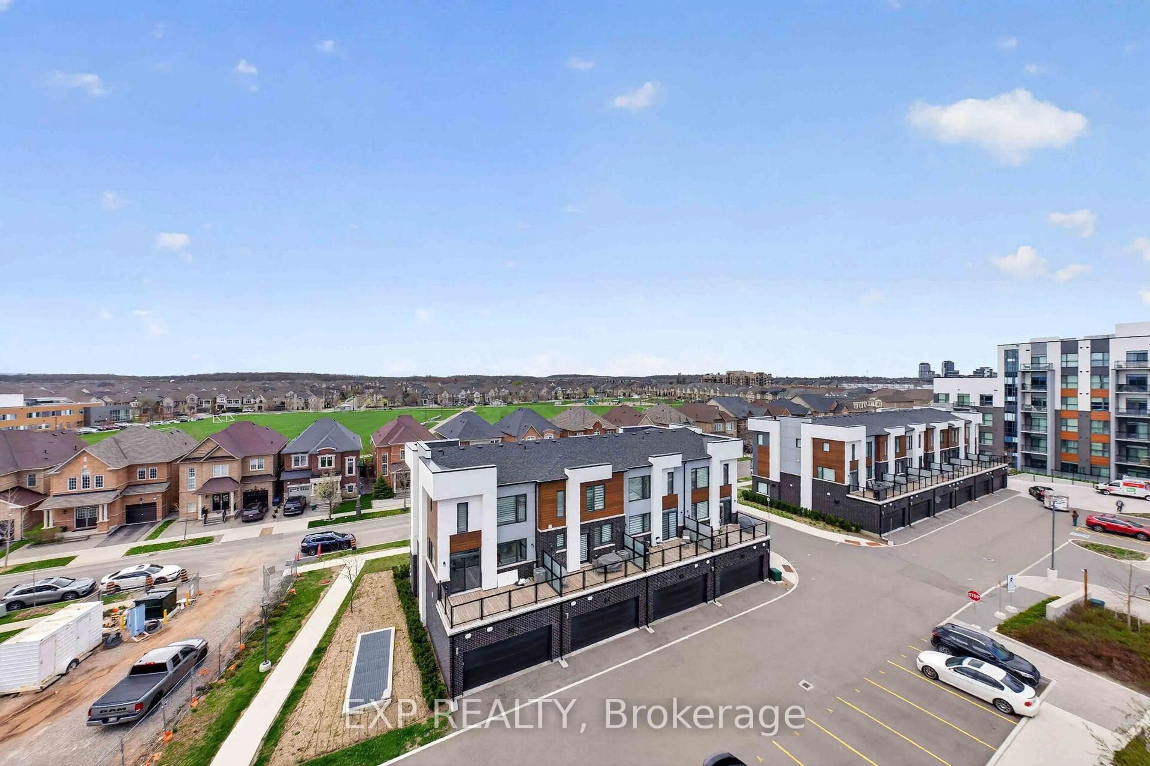 A pic from outside/outdoor area/front of a property/back of a property/a pic from drone, unknown for 95 Dundas St #509, Oakville Ontario L6M 5N4