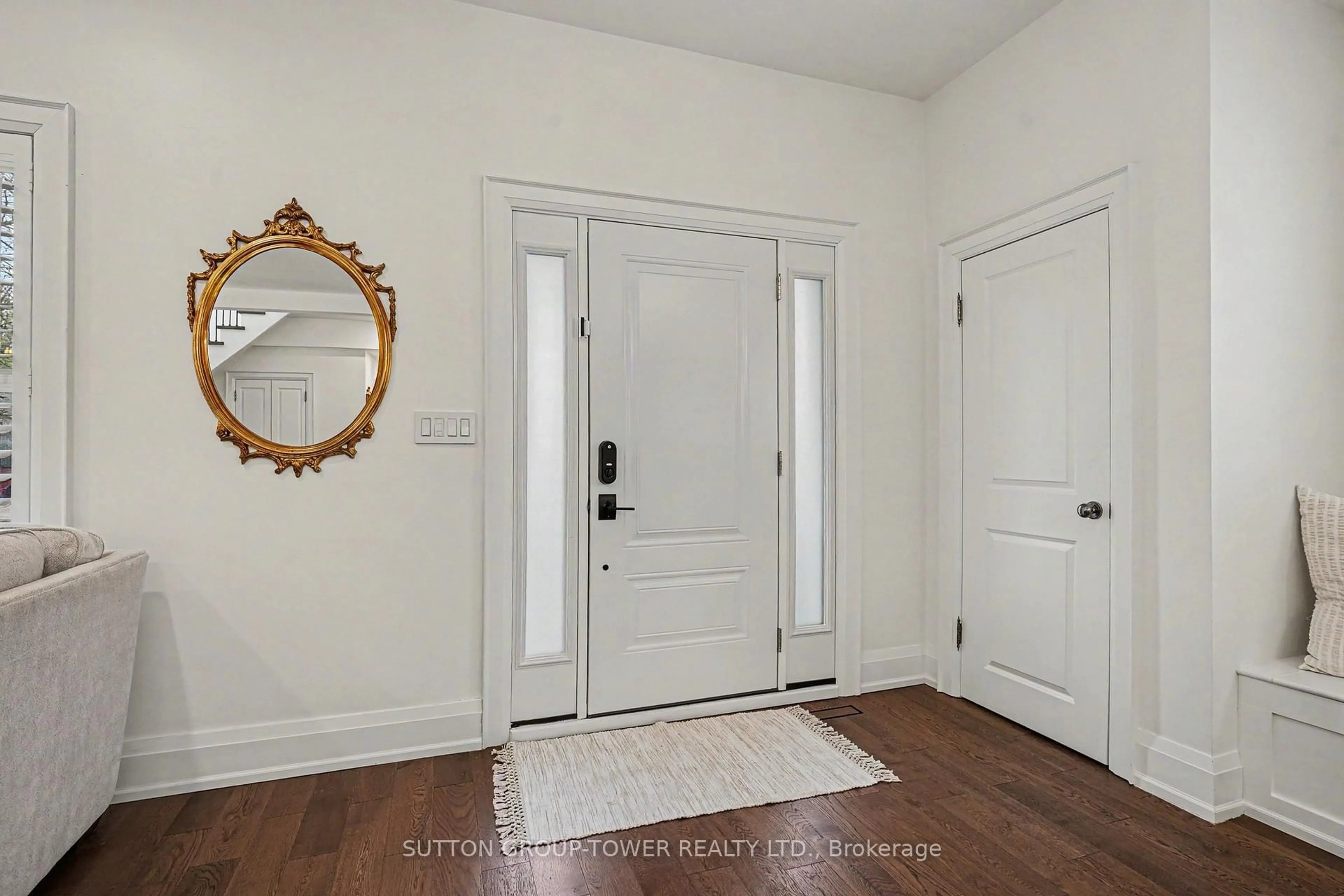Indoor entryway for 69 Celestine Dr, Toronto Ontario M9R 3N5