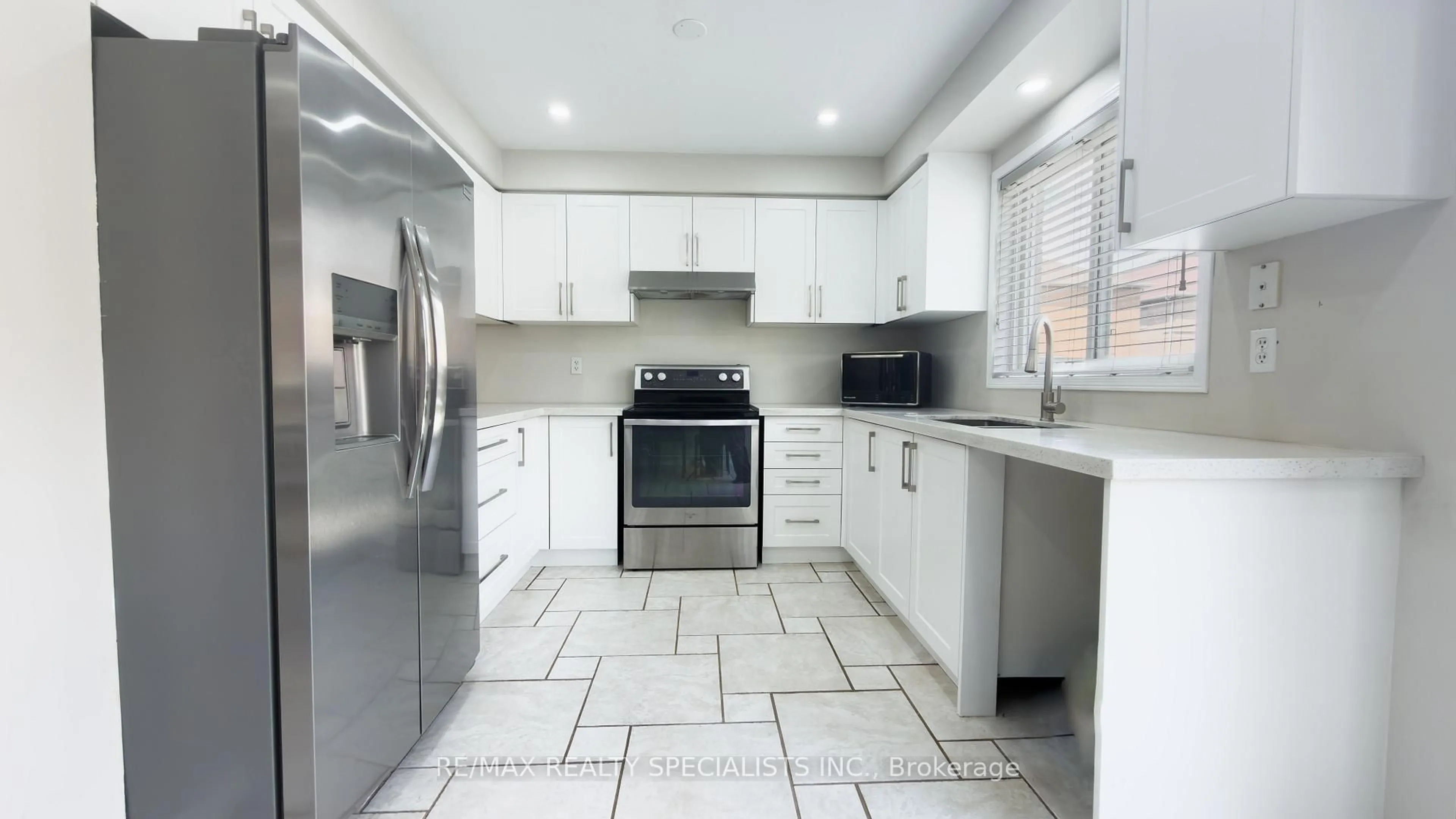 Unknown for 27 Hiberton Cres, Brampton Ontario L7A 3E2