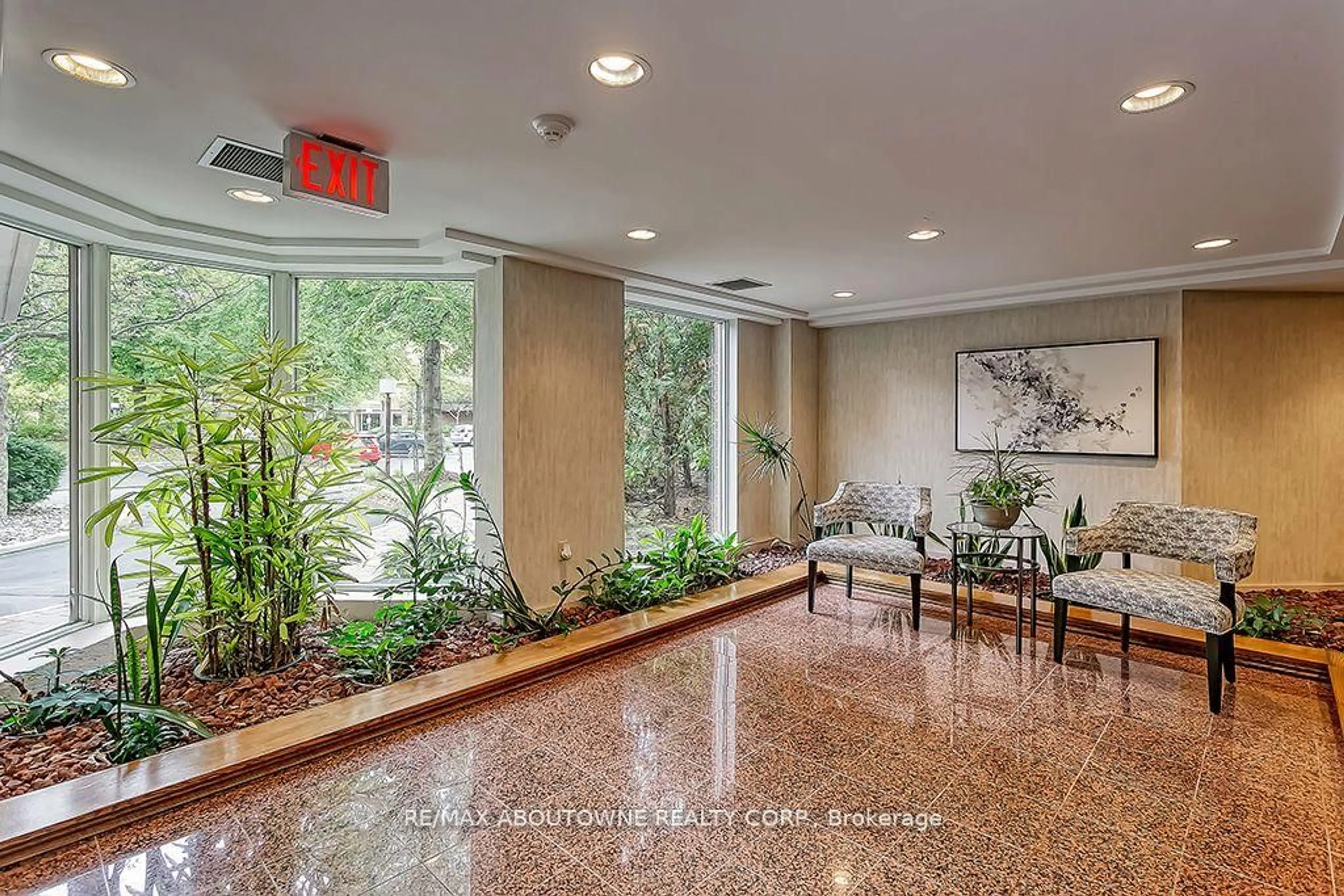 Lobby for 1901 Pilgrims Way #706, Oakville Ontario L6M 2W9