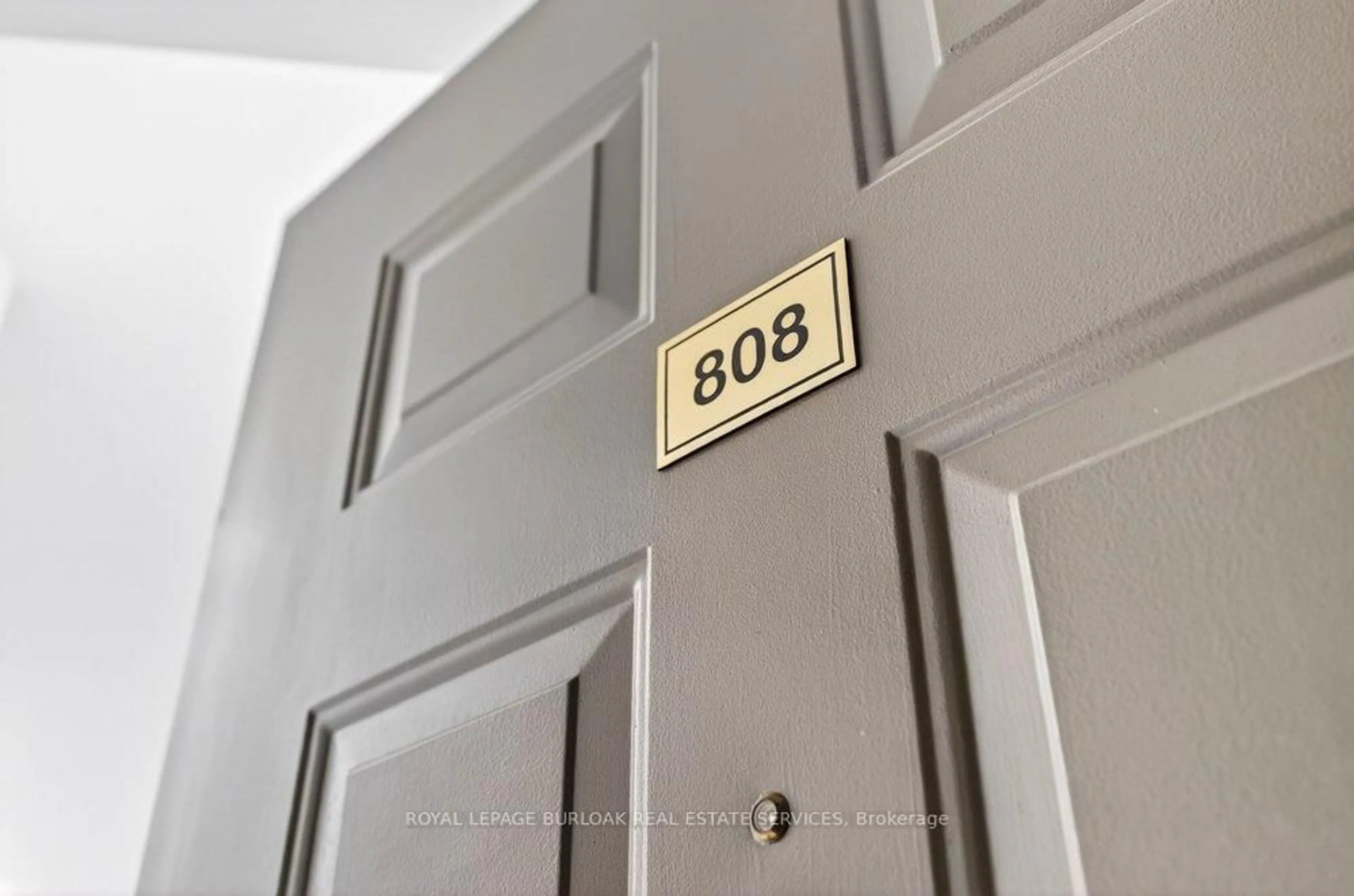 Indoor entryway for 5070 Pinedale Ave #808, Burlington Ontario L7L 5V6