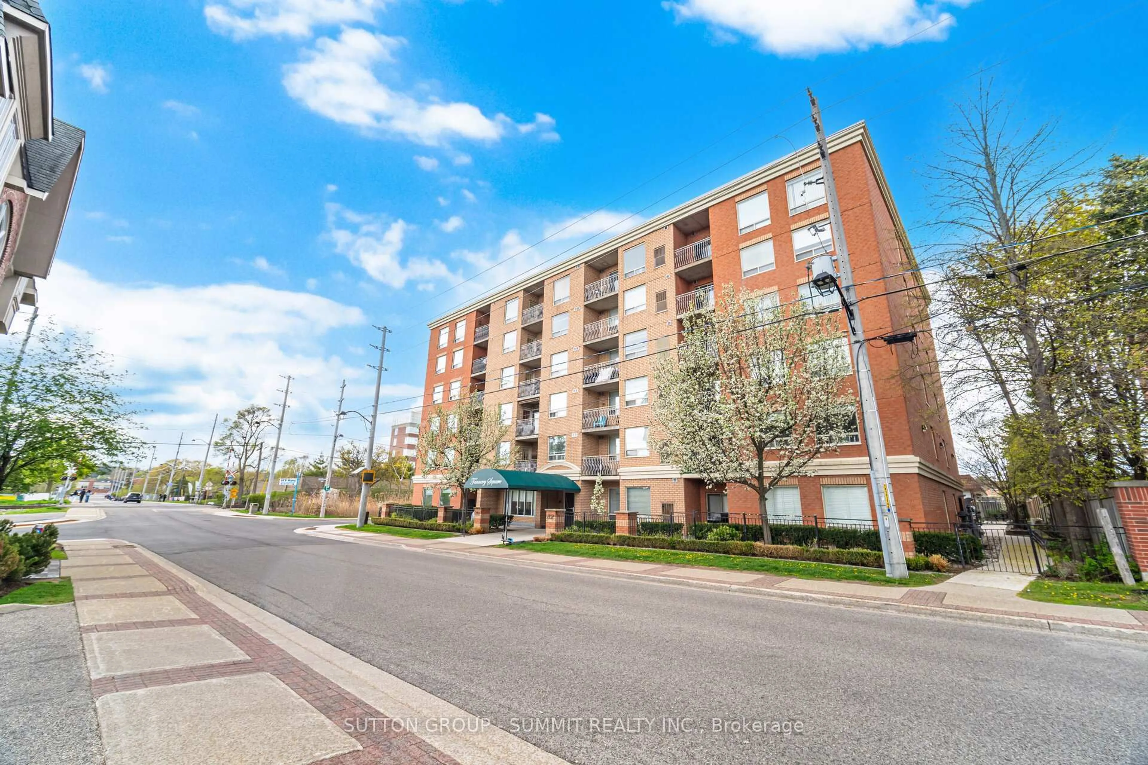 Patio, street for 32 Tannery St #504, Mississauga Ontario L5M 6T6