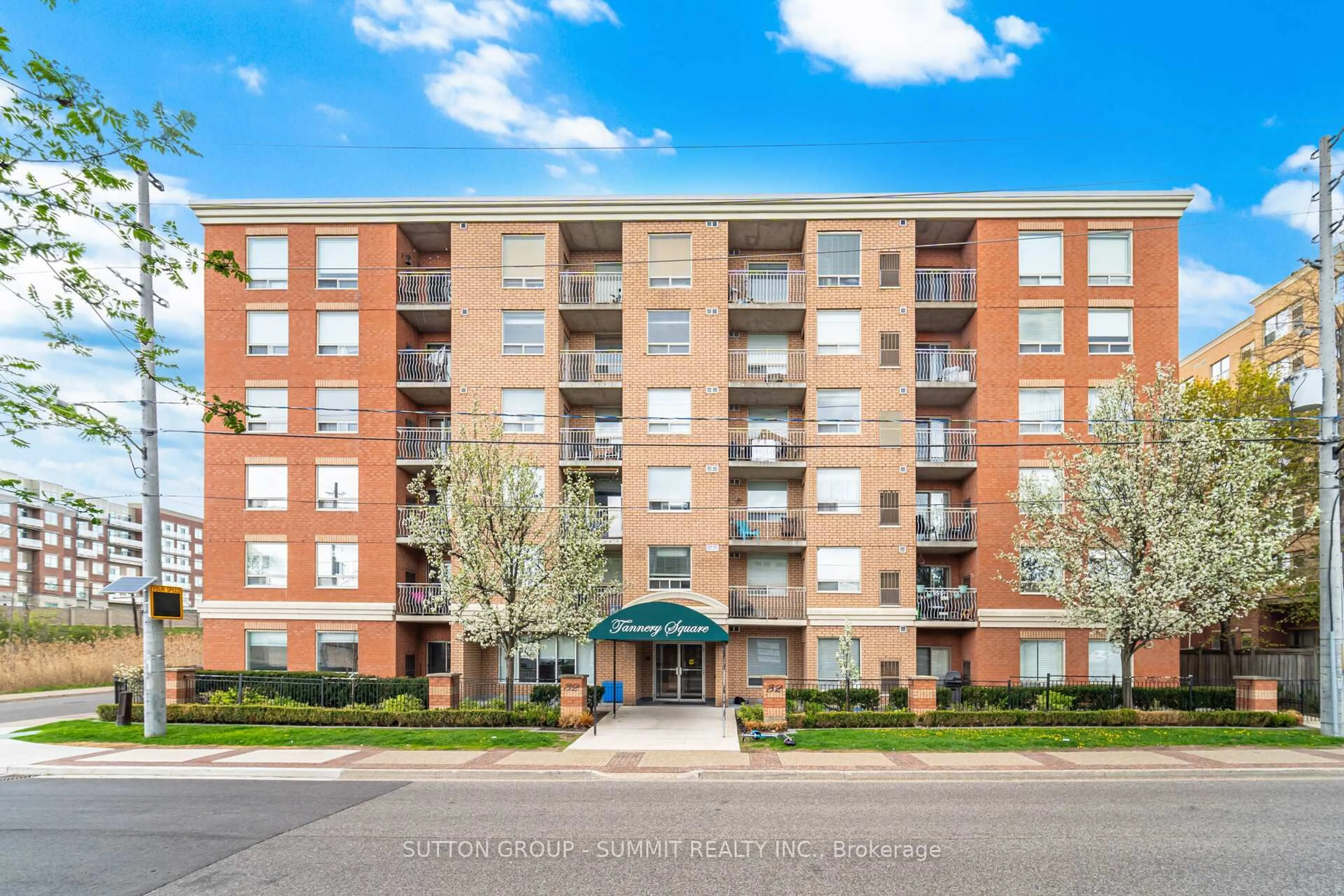 Unknown for 32 Tannery St #504, Mississauga Ontario L5M 6T6