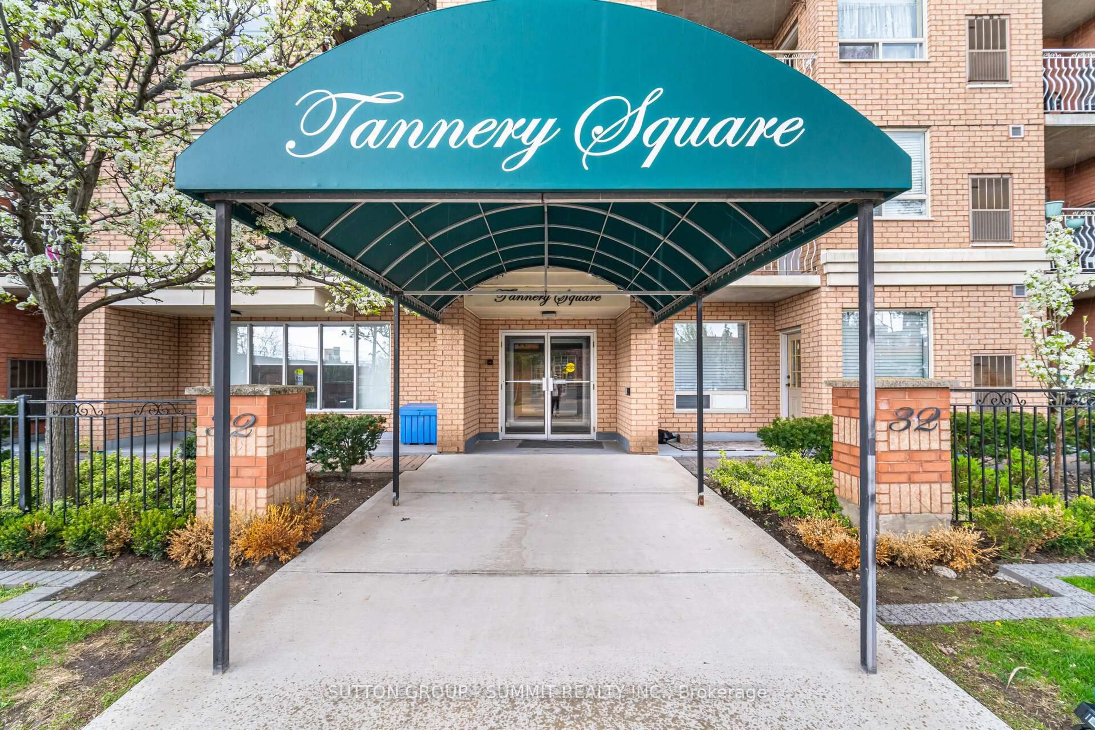 Unknown for 32 Tannery St #504, Mississauga Ontario L5M 6T6