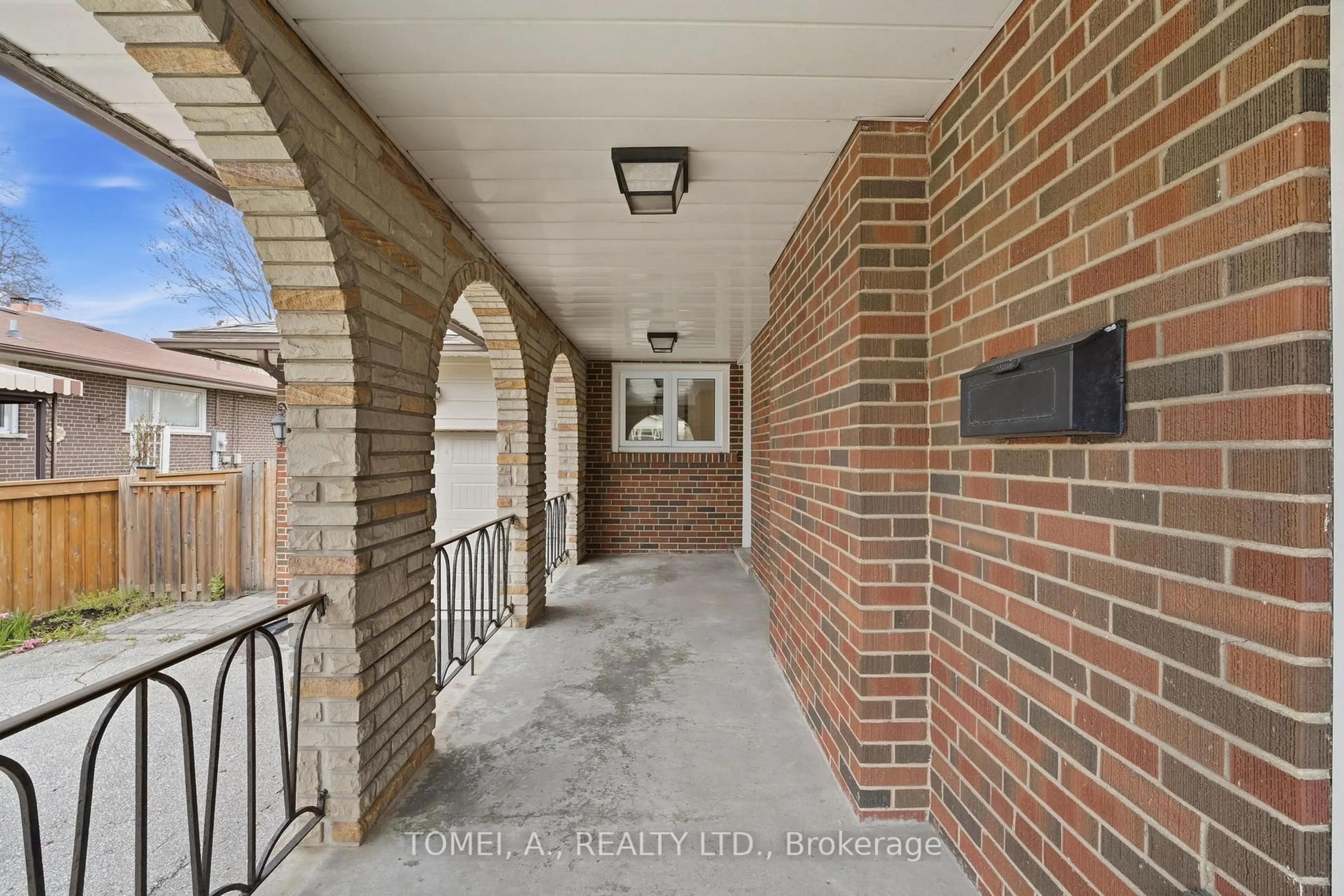 Unknown for 105 Beaver Bend Cres, Toronto Ontario M9B 5R8