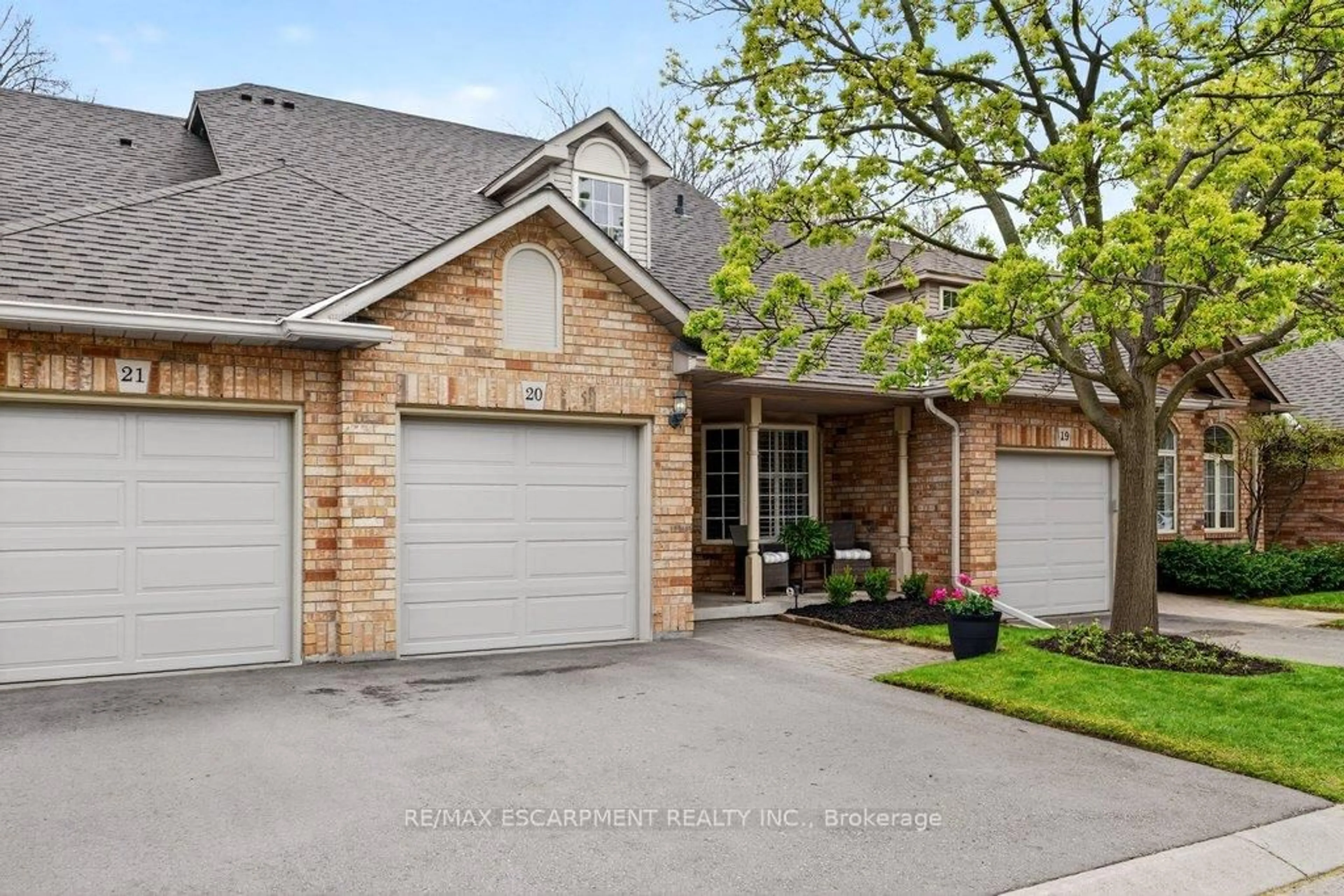 Home with brick exterior material, street for 2350 New St #20, Burlington Ontario L7R 4P8