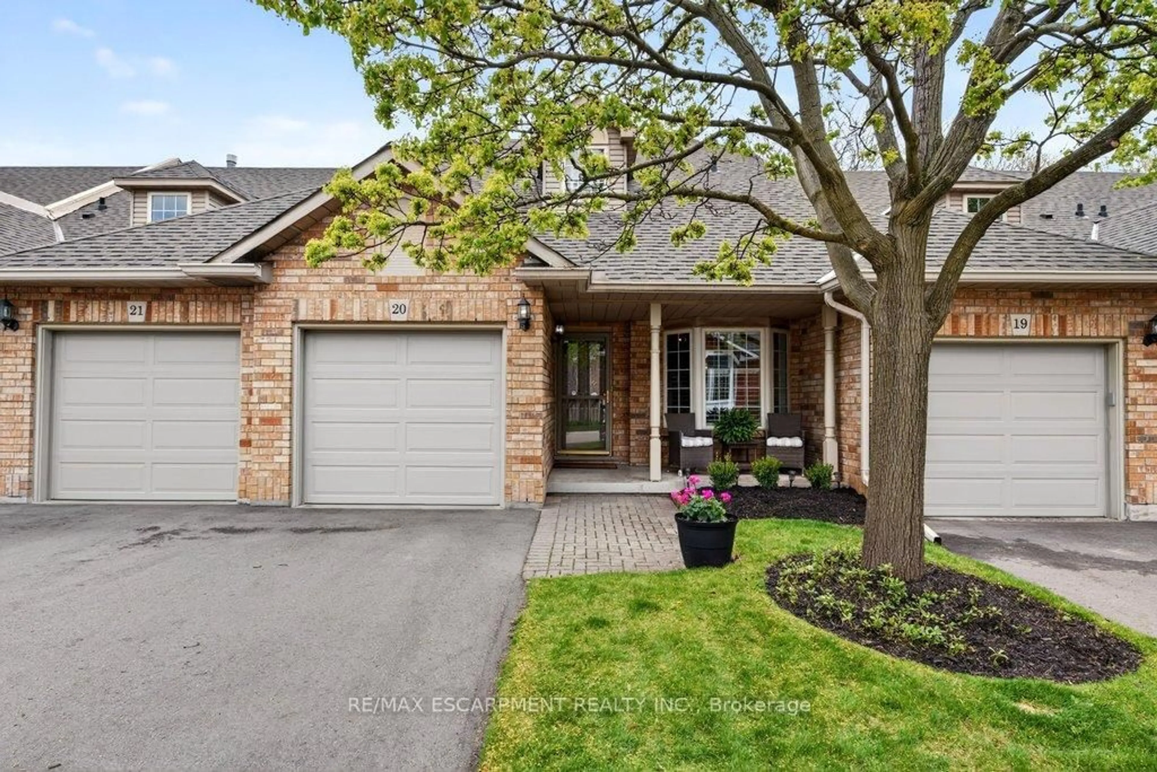 Home with brick exterior material, street for 2350 New St #20, Burlington Ontario L7R 4P8