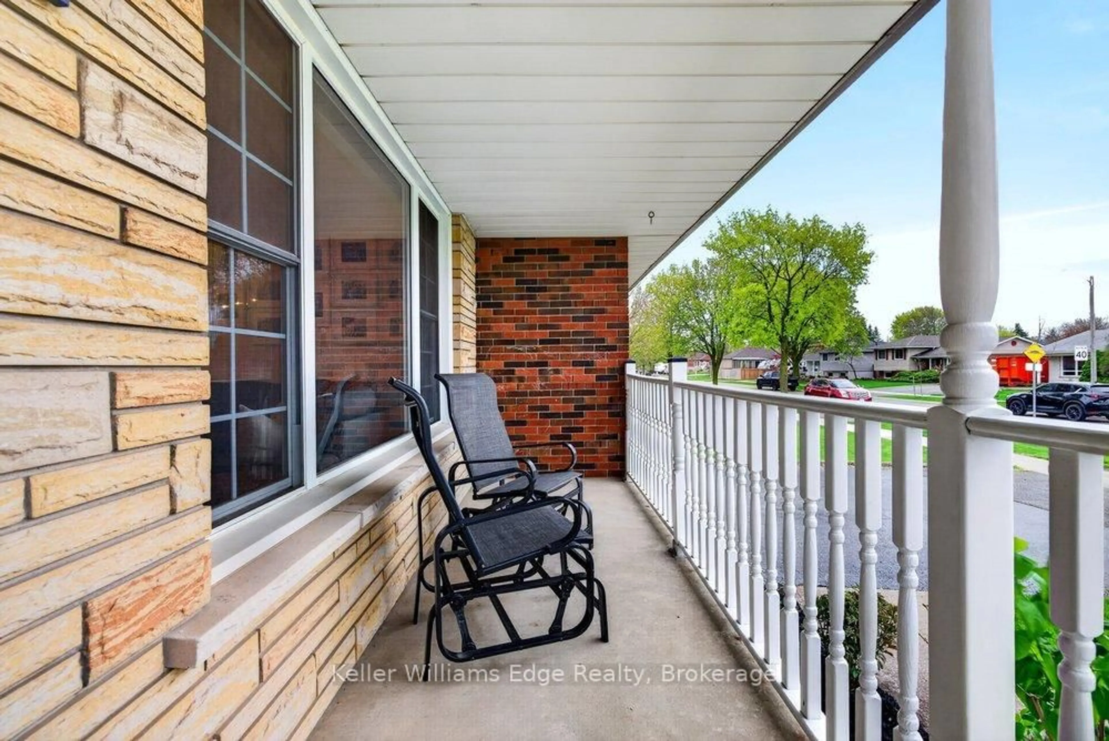 Patio, water/lake/river/ocean view for 1313 Tavistock Dr, Burlington Ontario L7P 2N8