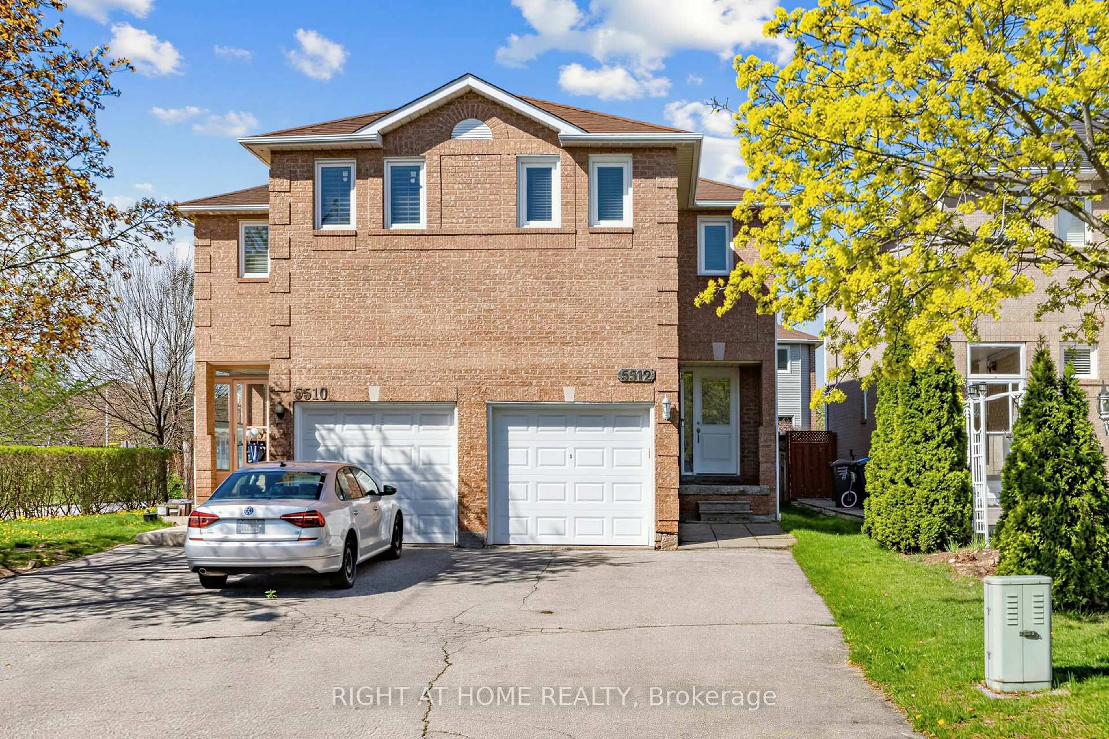 Home with brick exterior material, street for 5512 Whistler Cres, Mississauga Ontario L4Z 3R4
