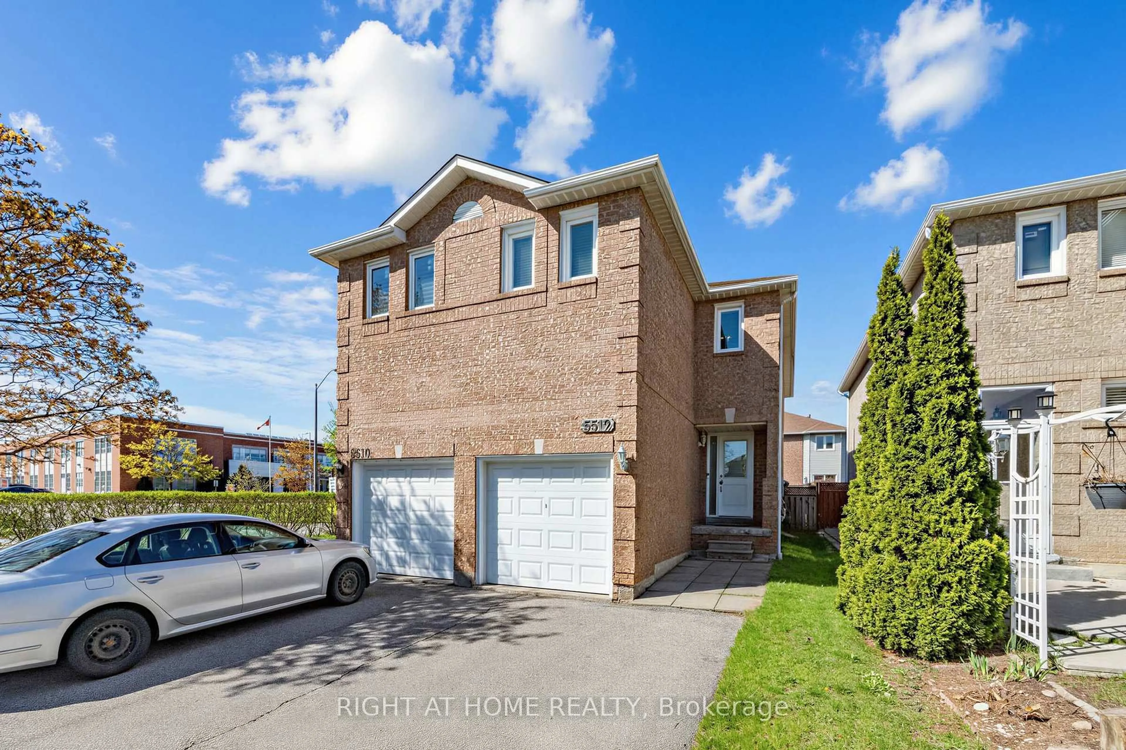 Home with brick exterior material, street for 5512 Whistler Cres, Mississauga Ontario L4Z 3R4