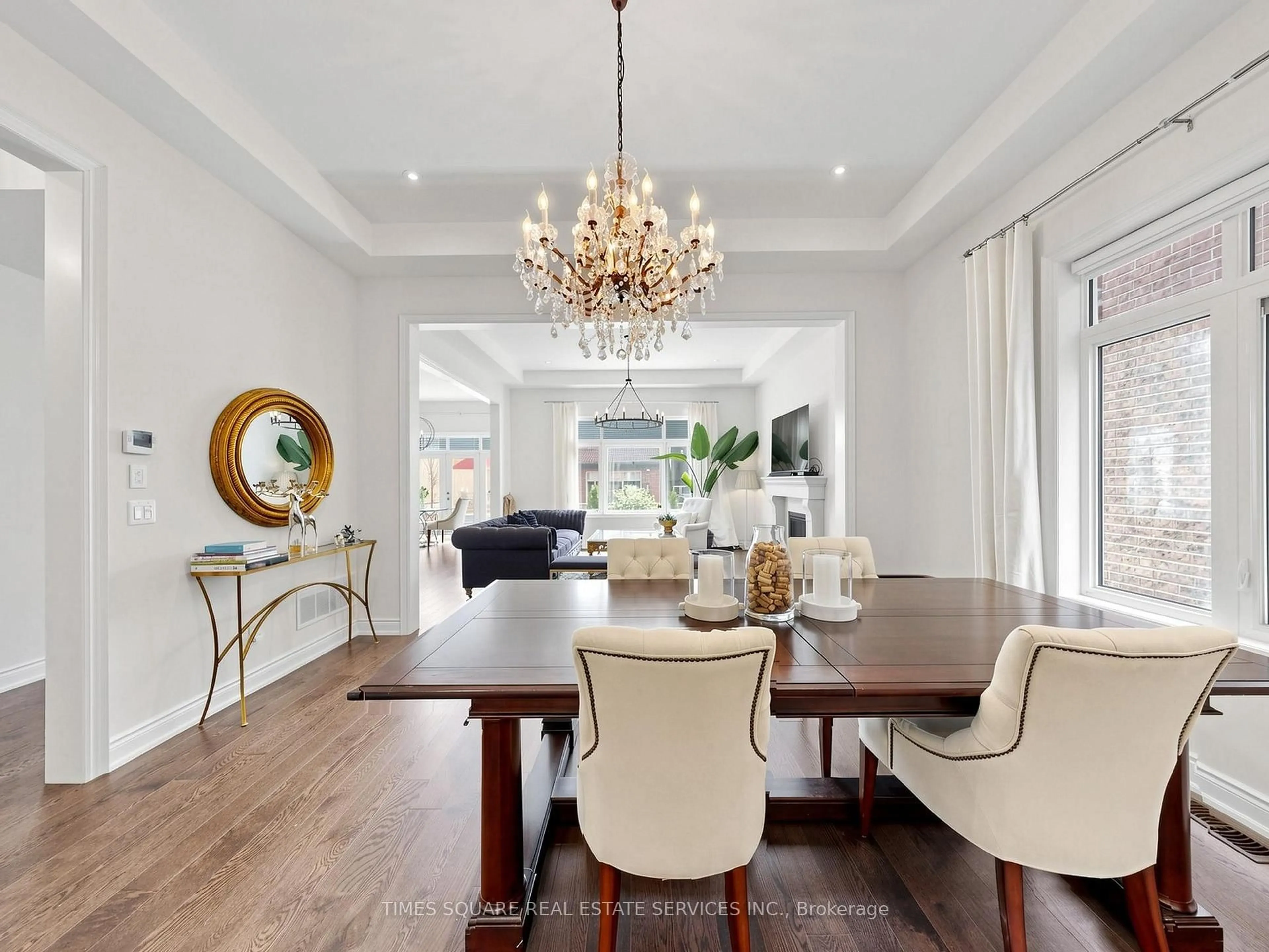 Dining room, wood/laminate floor for 70 Threshing Mill Blvd, Oakville Ontario L6H 0V6
