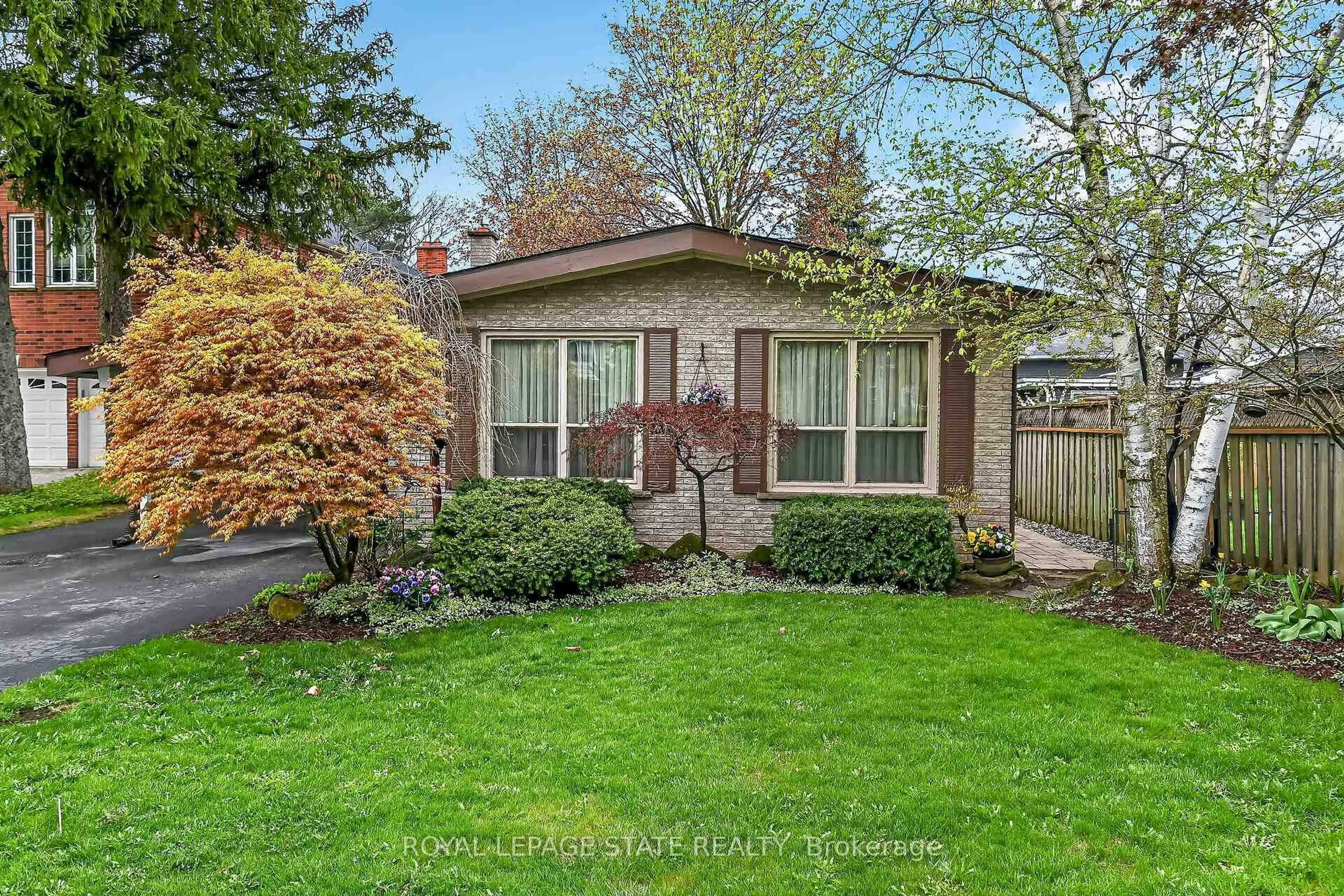 Unknown for 582 Woodview Rd, Burlington Ontario L7N 3A1