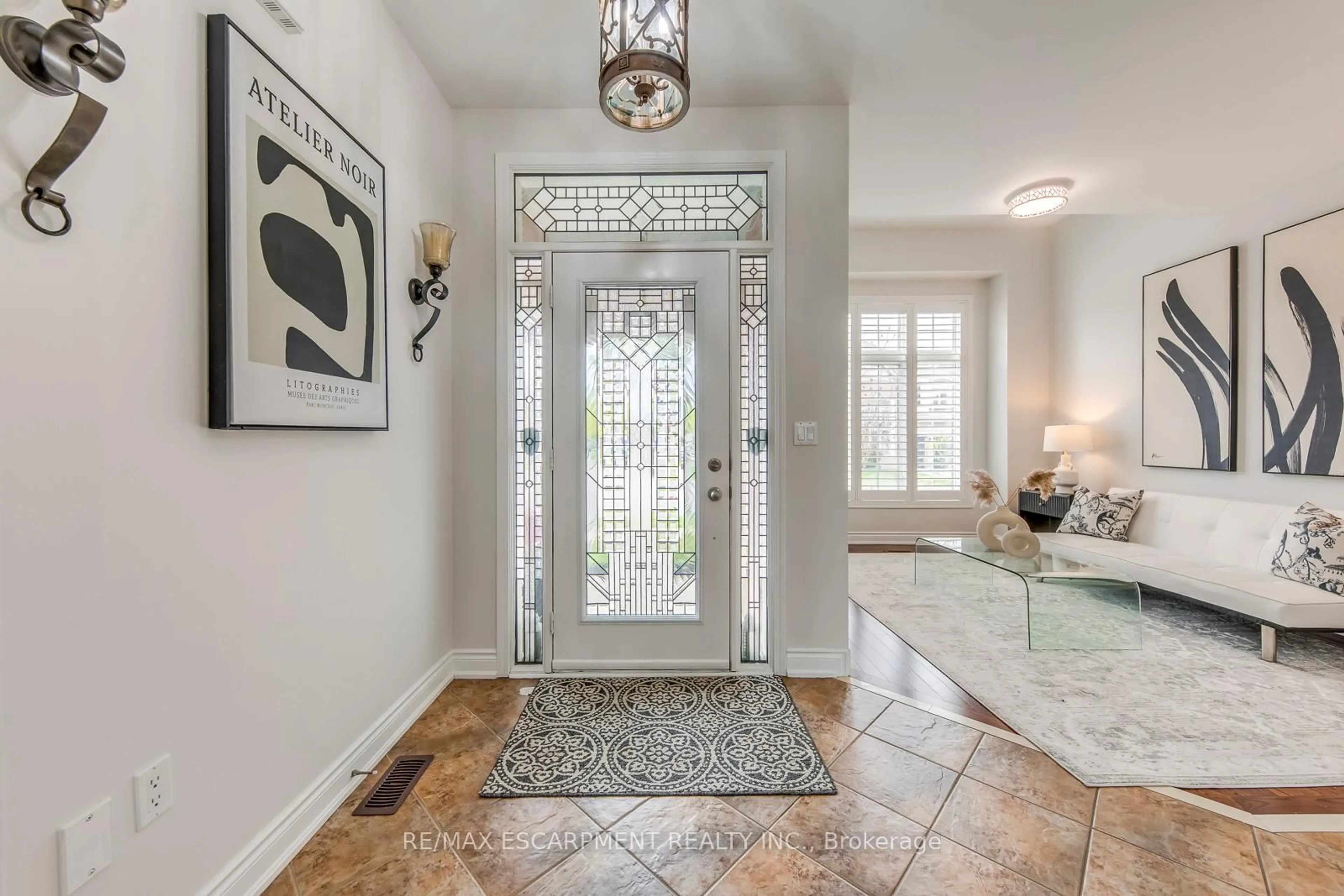 Indoor entryway for 4208 Fuller Cres, Burlington Ontario L7M 0M5