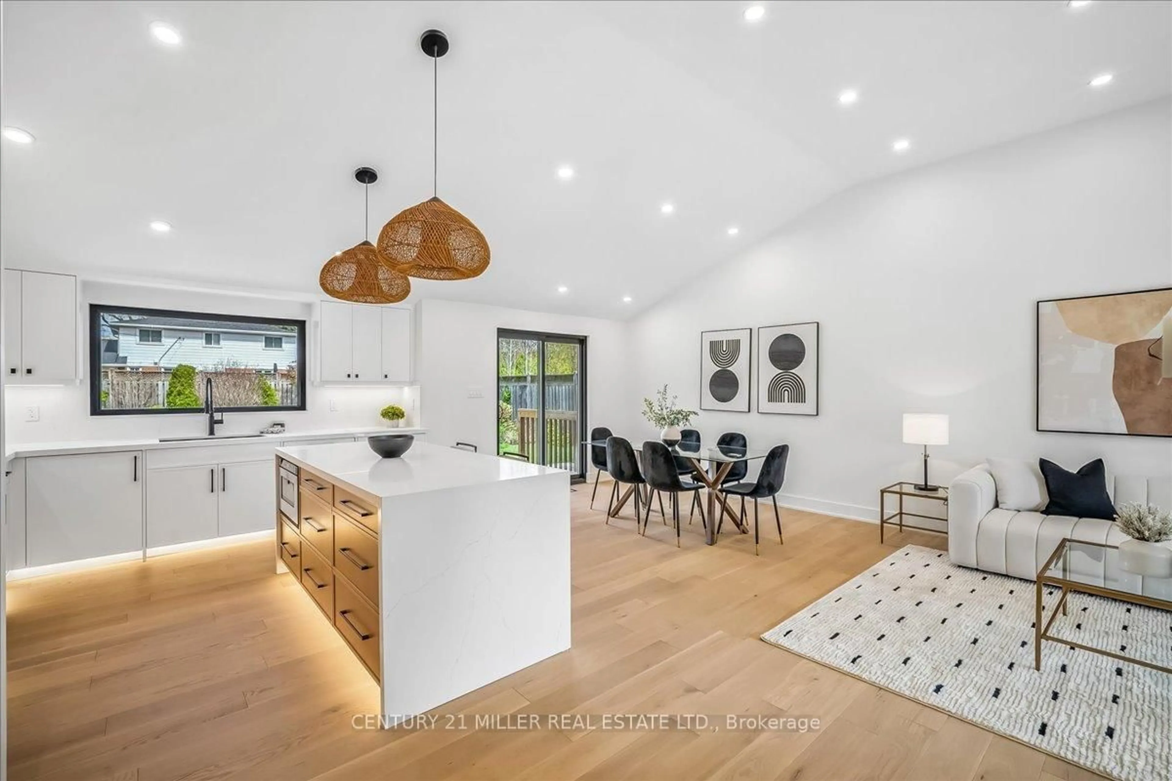 Open concept kitchen, unknown for 4505 Spruce Ave, Burlington Ontario L7L 1M5